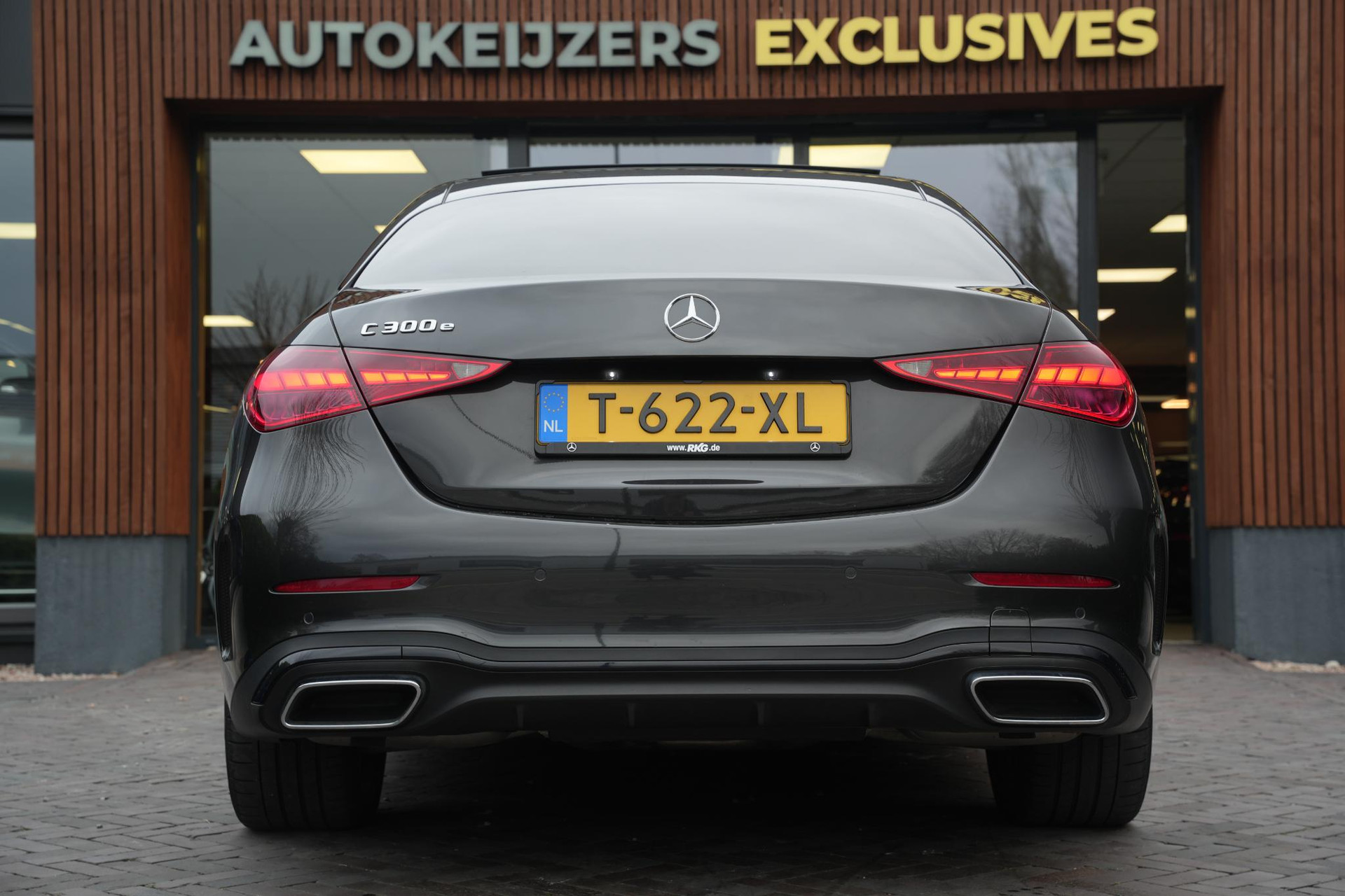 Mercedes-Benz C-Klasse 300 e AMG Line Limited 2022 GRAPHITE GRAY - METALLIC FINISH (831U) 9