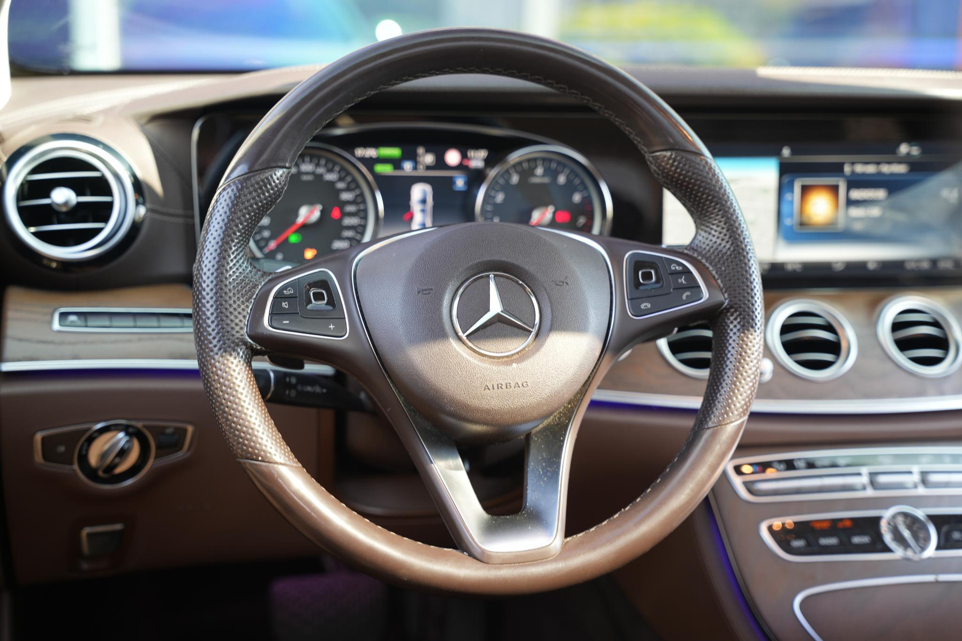 Mercedes-Benz E-Klasse 350 e Business Solution AMG Plus Upgrade Edition 2018 CALLAITE GREEN - METALLIC PAINT (997U) 11