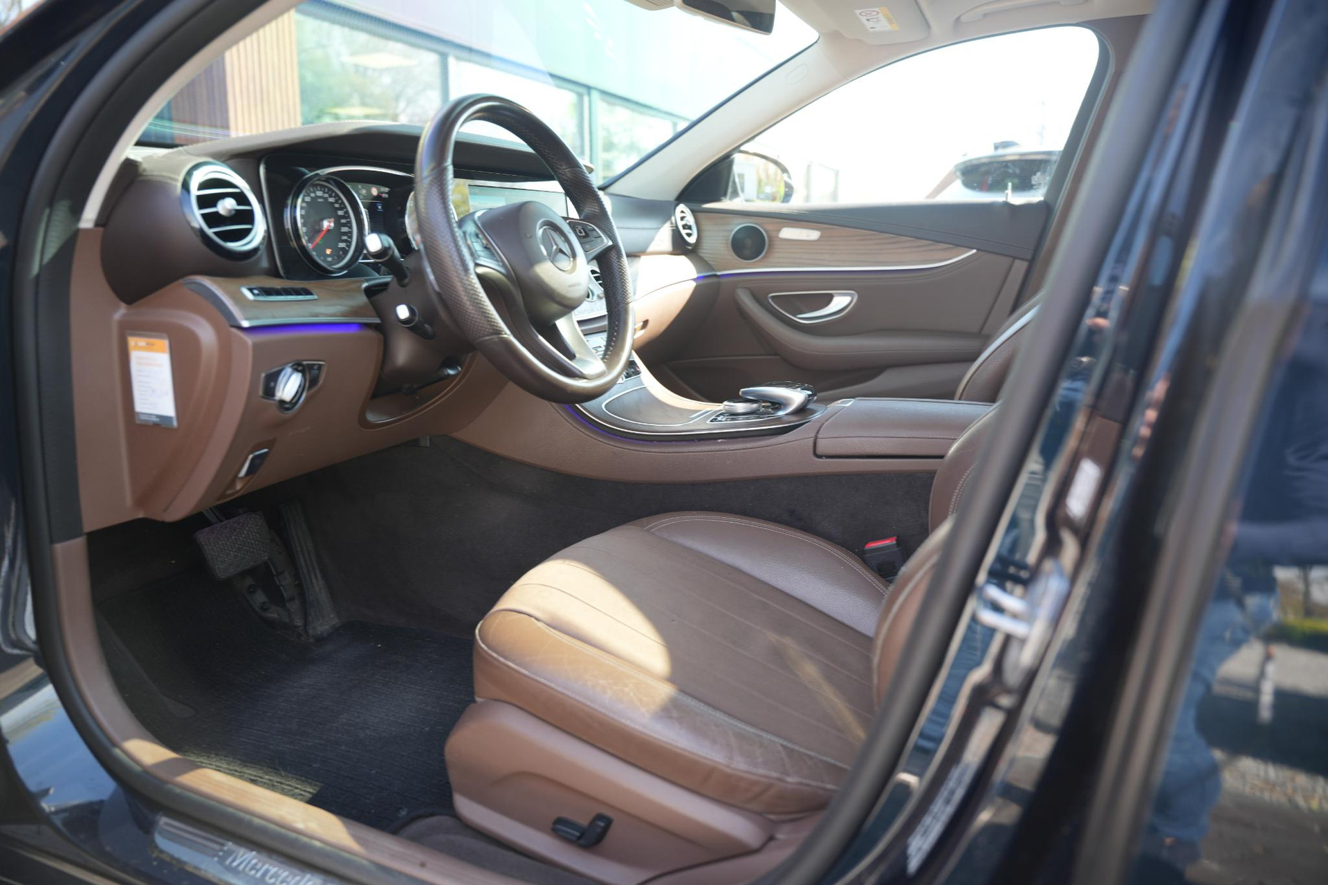 Mercedes-Benz E-Klasse 350 e Business Solution AMG Plus Upgrade Edition 2018 CALLAITE GREEN - METALLIC PAINT (997U) 13