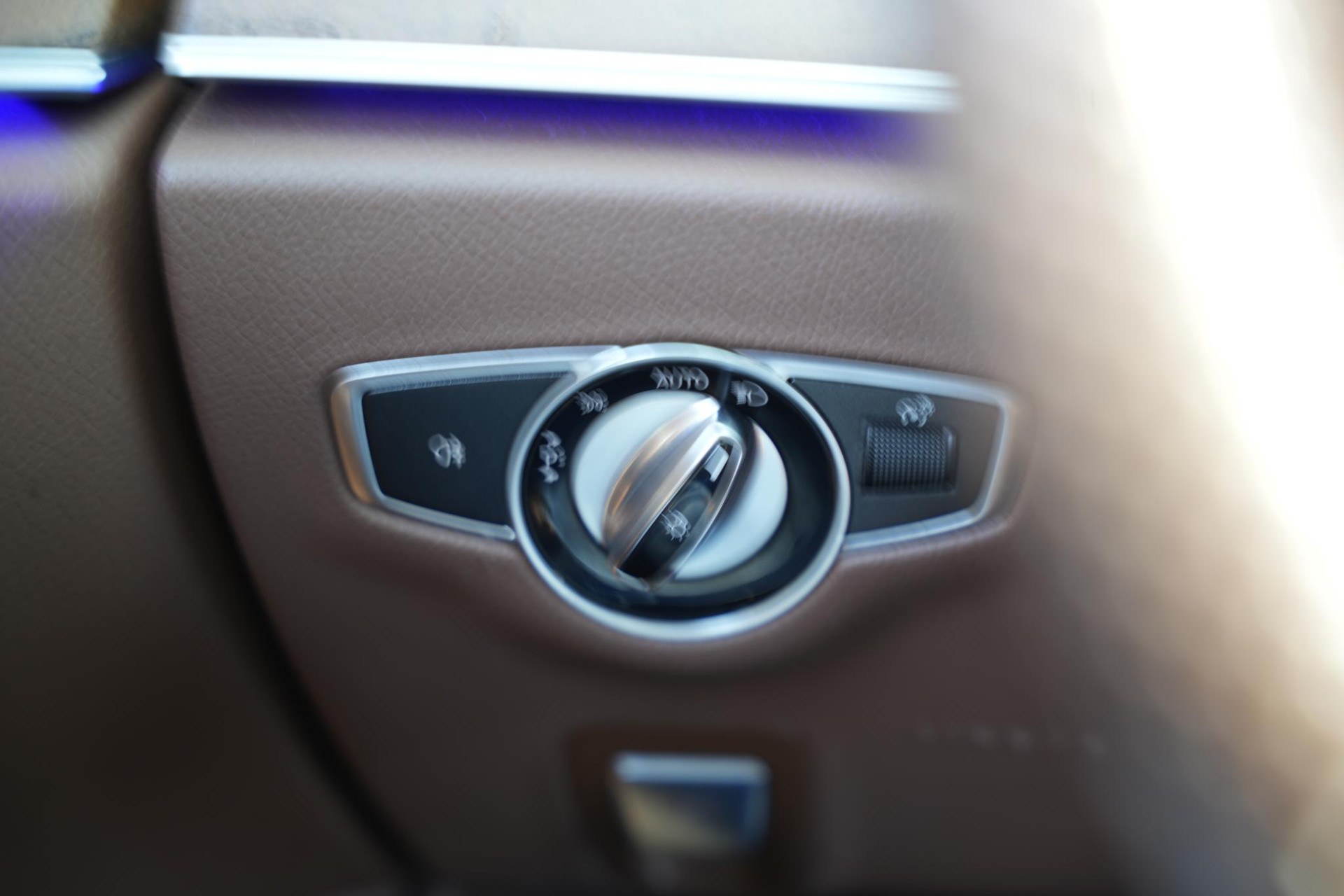 Mercedes-Benz E-Klasse 350 e Business Solution AMG Plus Upgrade Edition 2018 CALLAITE GREEN - METALLIC PAINT (997U) 23