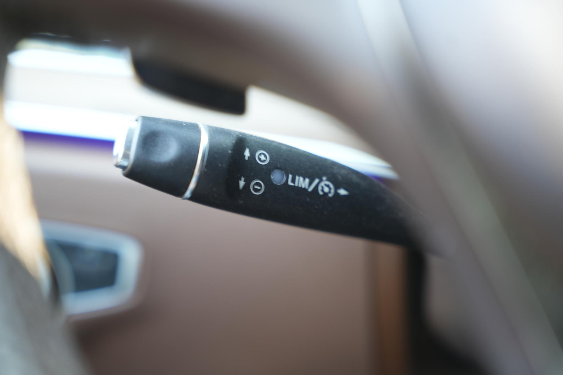 Mercedes-Benz E-Klasse 350 e Business Solution AMG Plus Upgrade Edition 2018 CALLAITE GREEN - METALLIC PAINT (997U) 26