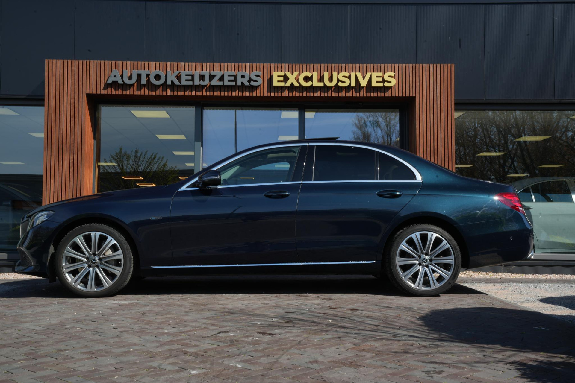 Mercedes-Benz E-Klasse 350 e Business Solution AMG Plus Upgrade Edition 2018 CALLAITE GREEN - METALLIC PAINT (997U) 5