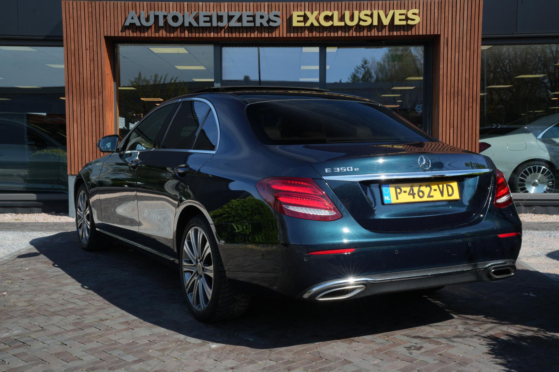 Mercedes-Benz E-Klasse 350 e Business Solution AMG Plus Upgrade Edition 2018 CALLAITE GREEN - METALLIC PAINT (997U) 7