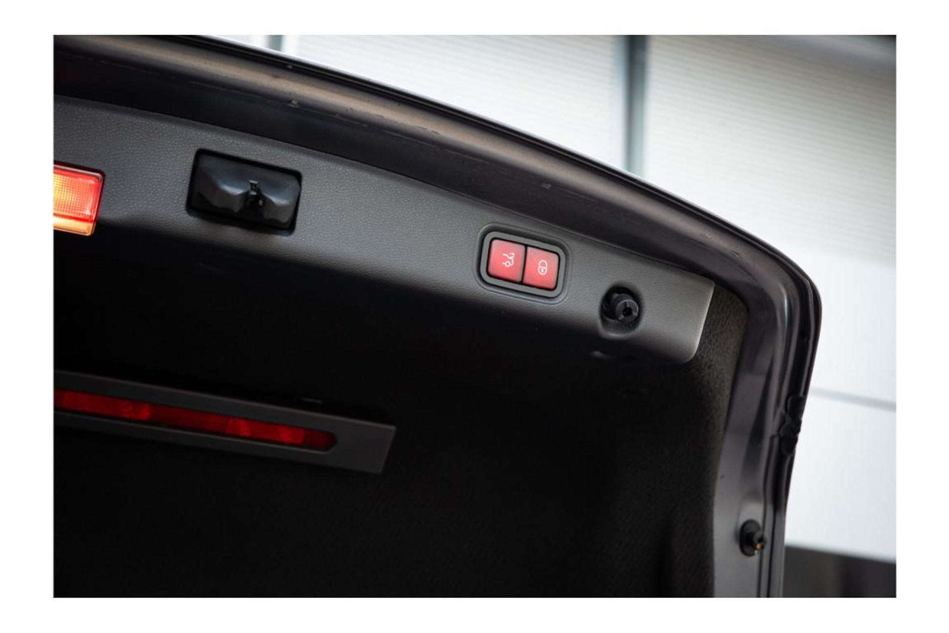 Mercedes-Benz E-Klasse AMG 63 4MATIC Premium Plus 2019  28