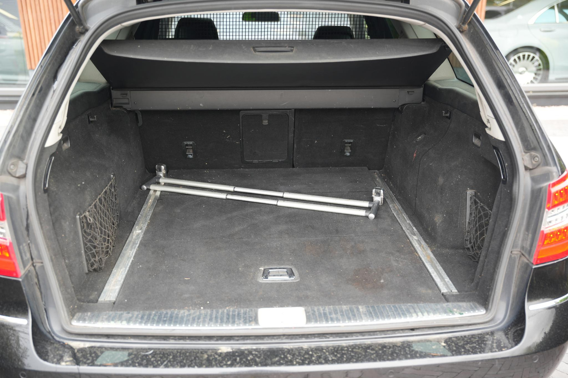 Mercedes-Benz E-Klasse Estate 250 CDI Business Class Avantgarde 2012 OBSIDIAN BLACK (197U) 13