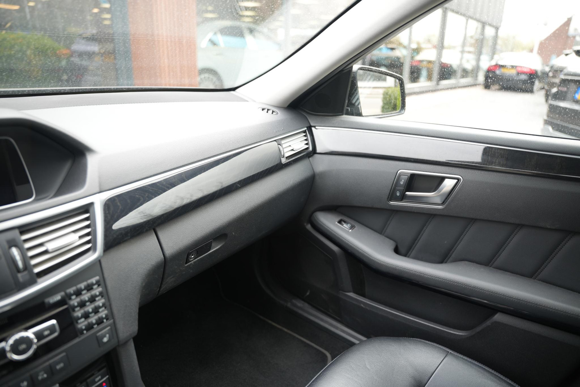 Mercedes-Benz E-Klasse Estate 250 CDI Business Class Avantgarde 2012 OBSIDIAN BLACK (197U) 26