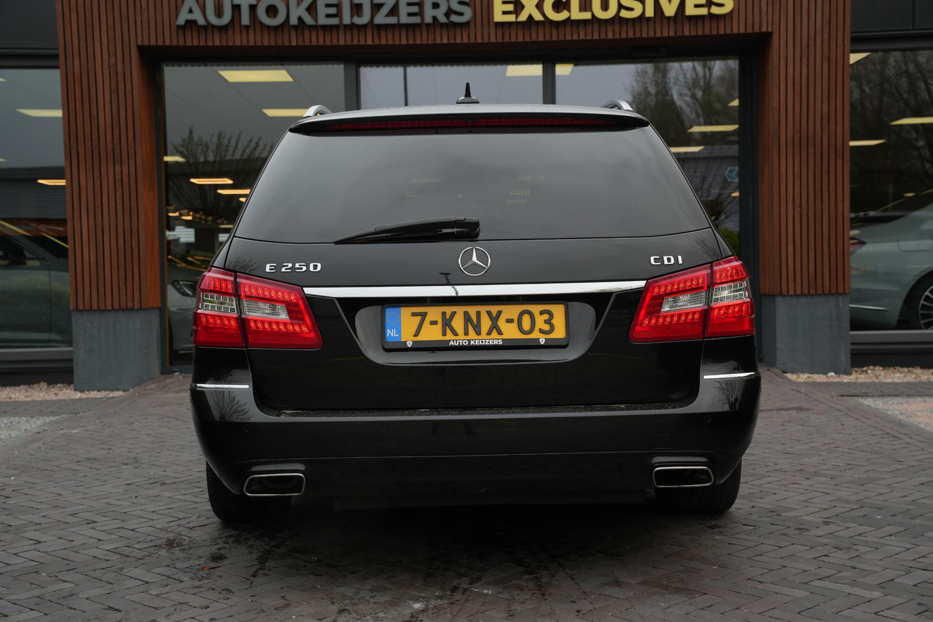 Mercedes-Benz E-Klasse Estate 250 CDI Business Class Avantgarde 2012 OBSIDIAN BLACK (197U) 9