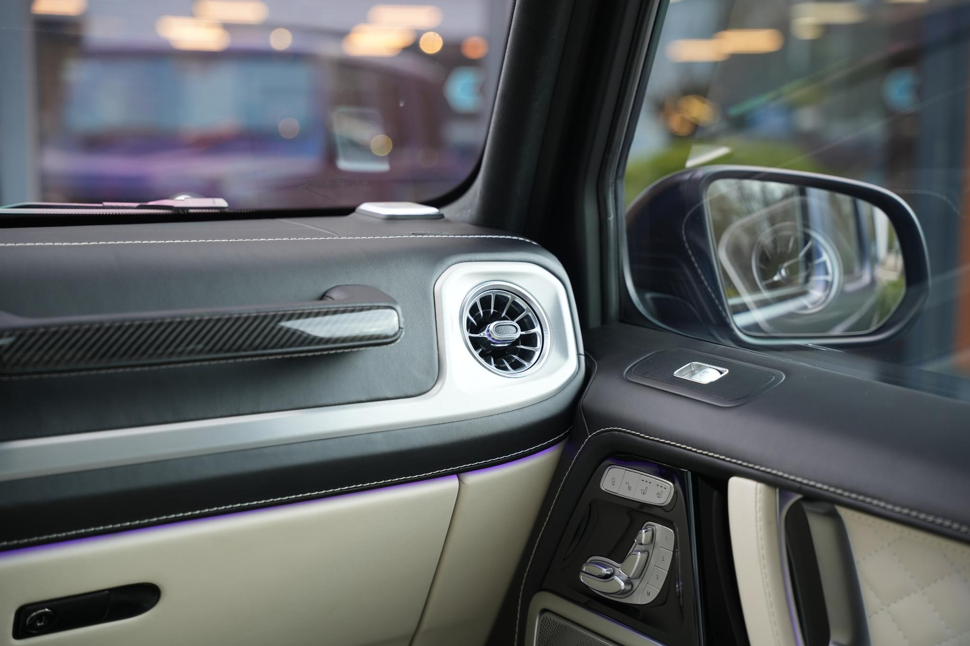 Mercedes-Benz G-Klasse 500 2020 brilliant blue metallic (896U) 33