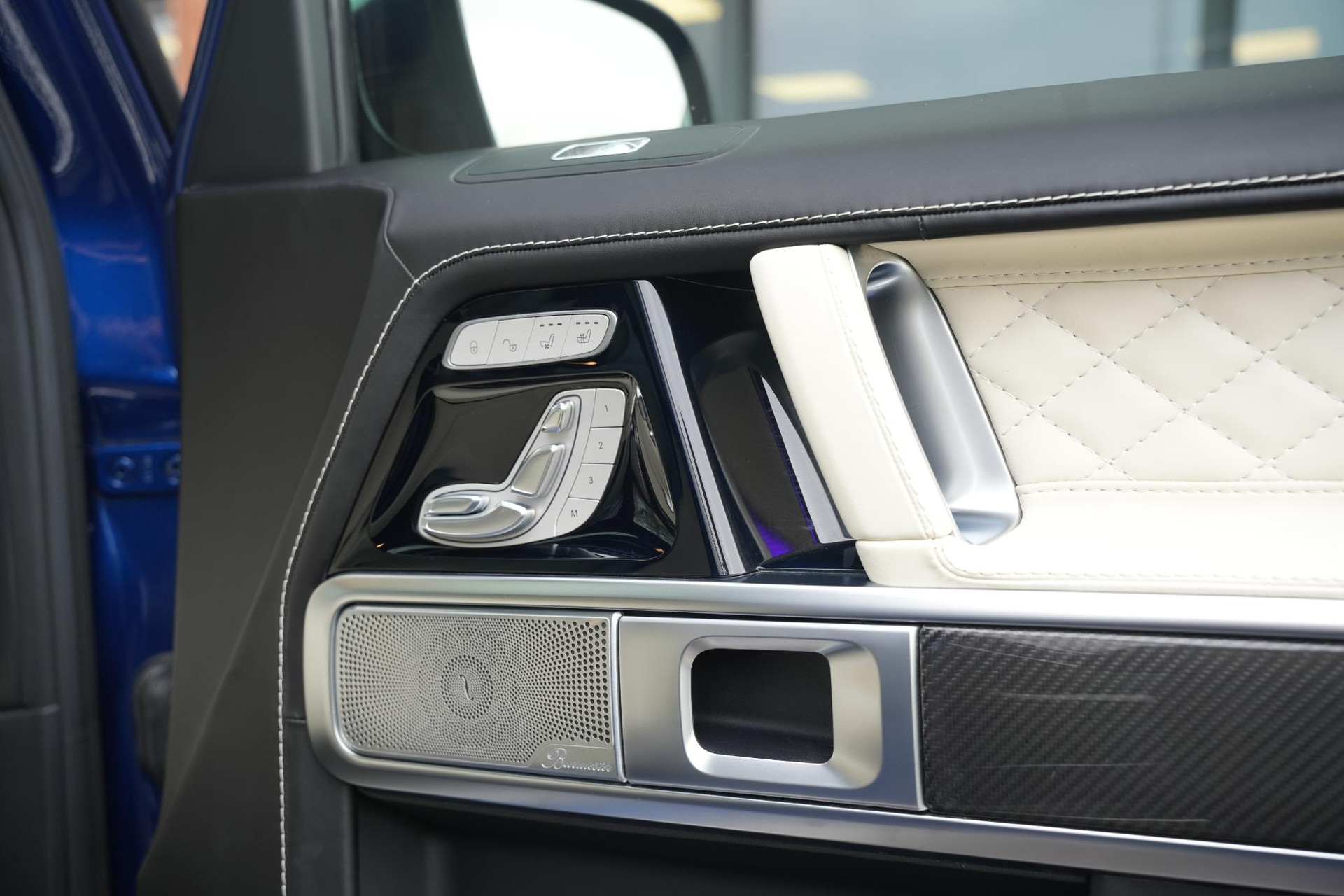 Mercedes-Benz G-Klasse 500 2020 brilliant blue metallic (896U) 40