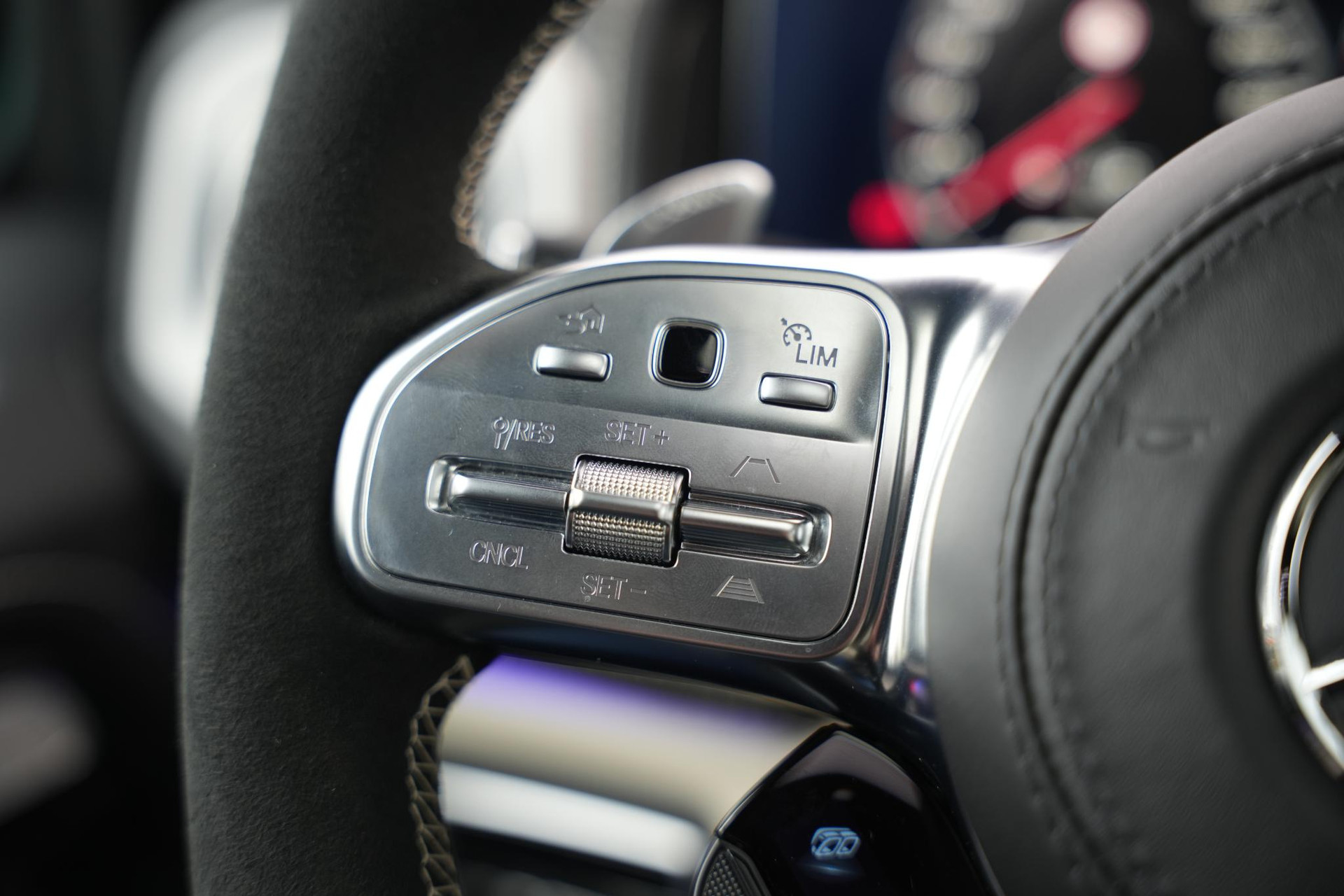 Mercedes-Benz G-Klasse 500 2020 brilliant blue metallic (896U) 54