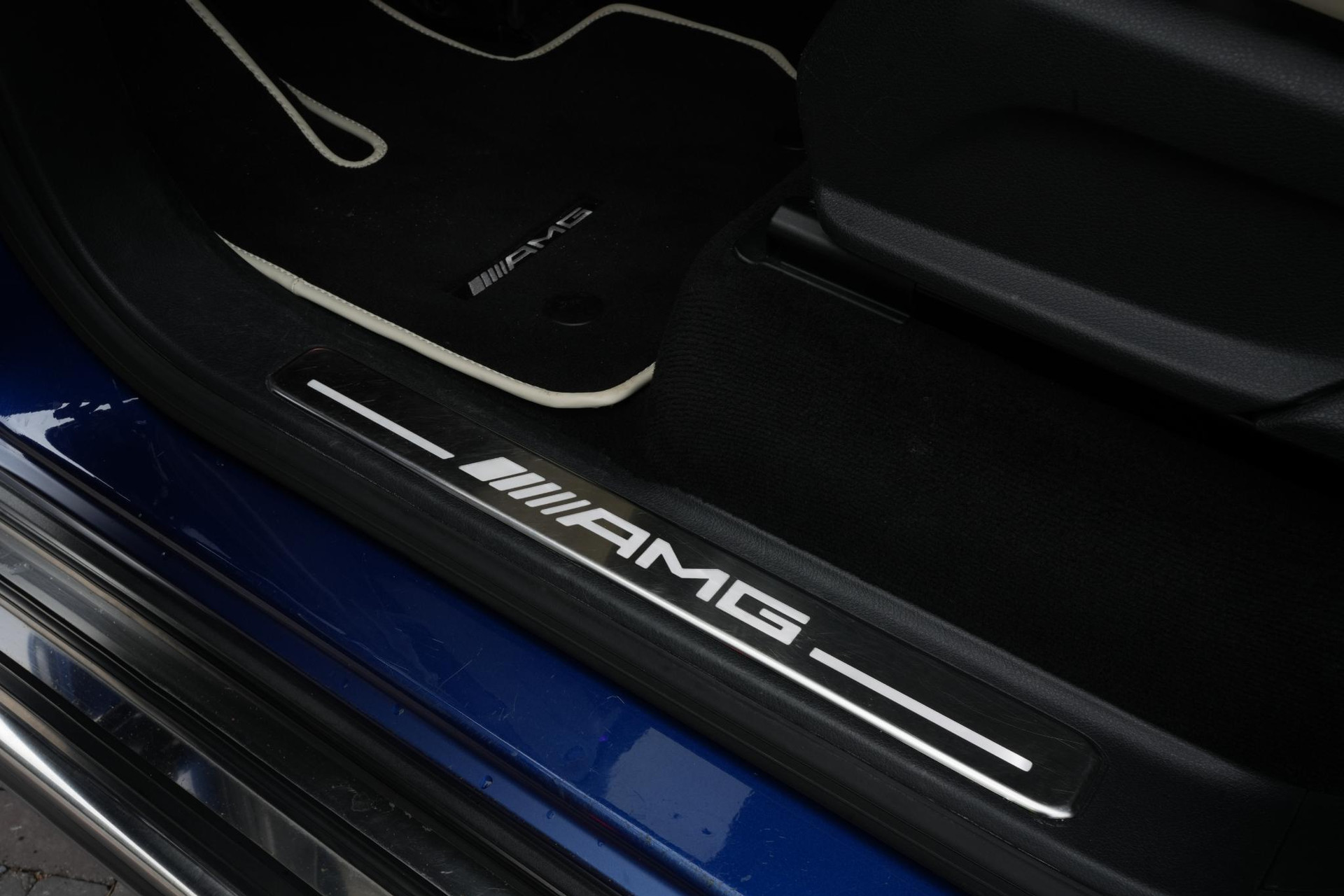 Mercedes-Benz G-Klasse 500 2020 brilliant blue metallic (896U) 70