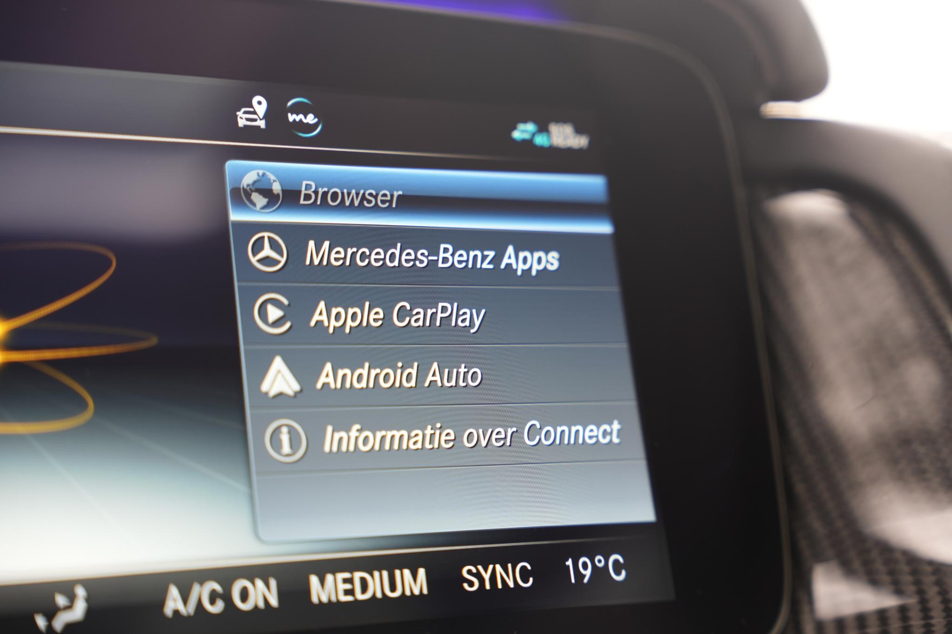 Mercedes-Benz G-Klasse 500 2020 brilliant blue metallic (896U) 75