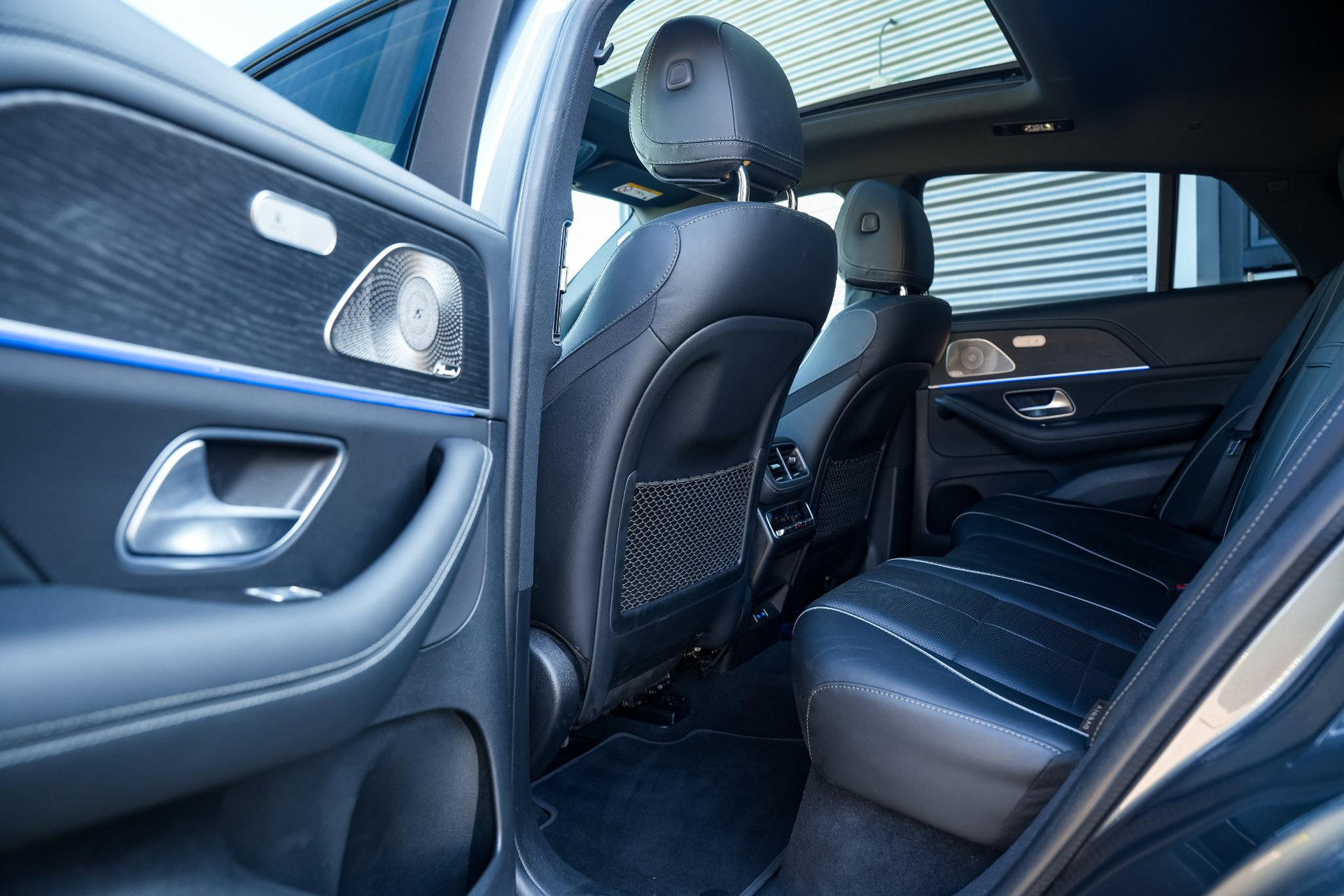 Mercedes-Benz GLE Coupé 400 e 4MATIC AMG Line Premium 2024 SELENITE GRAY 10