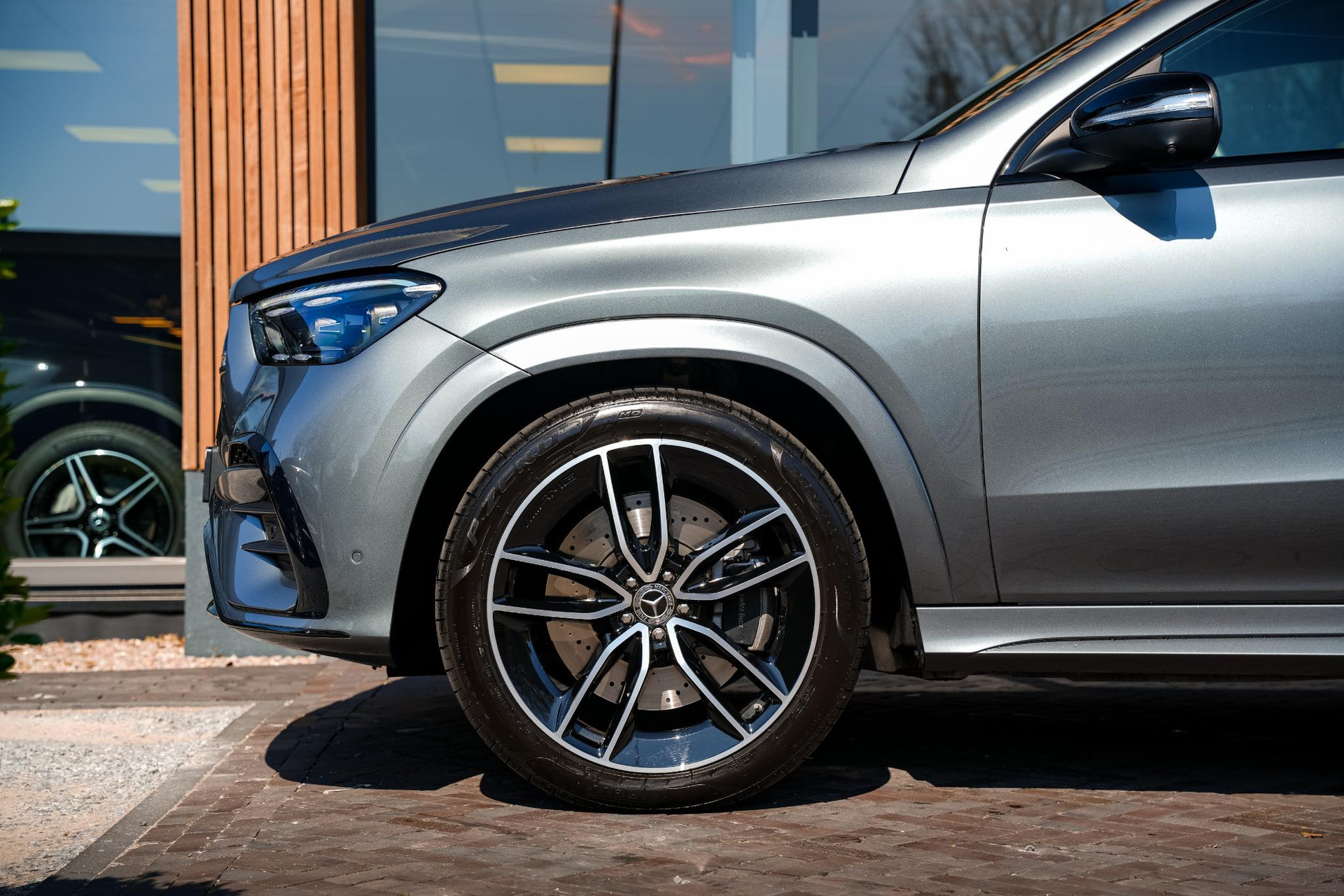 Mercedes-Benz GLE Coupé 400 e 4MATIC AMG Line Premium 2024 SELENITE GRAY 12
