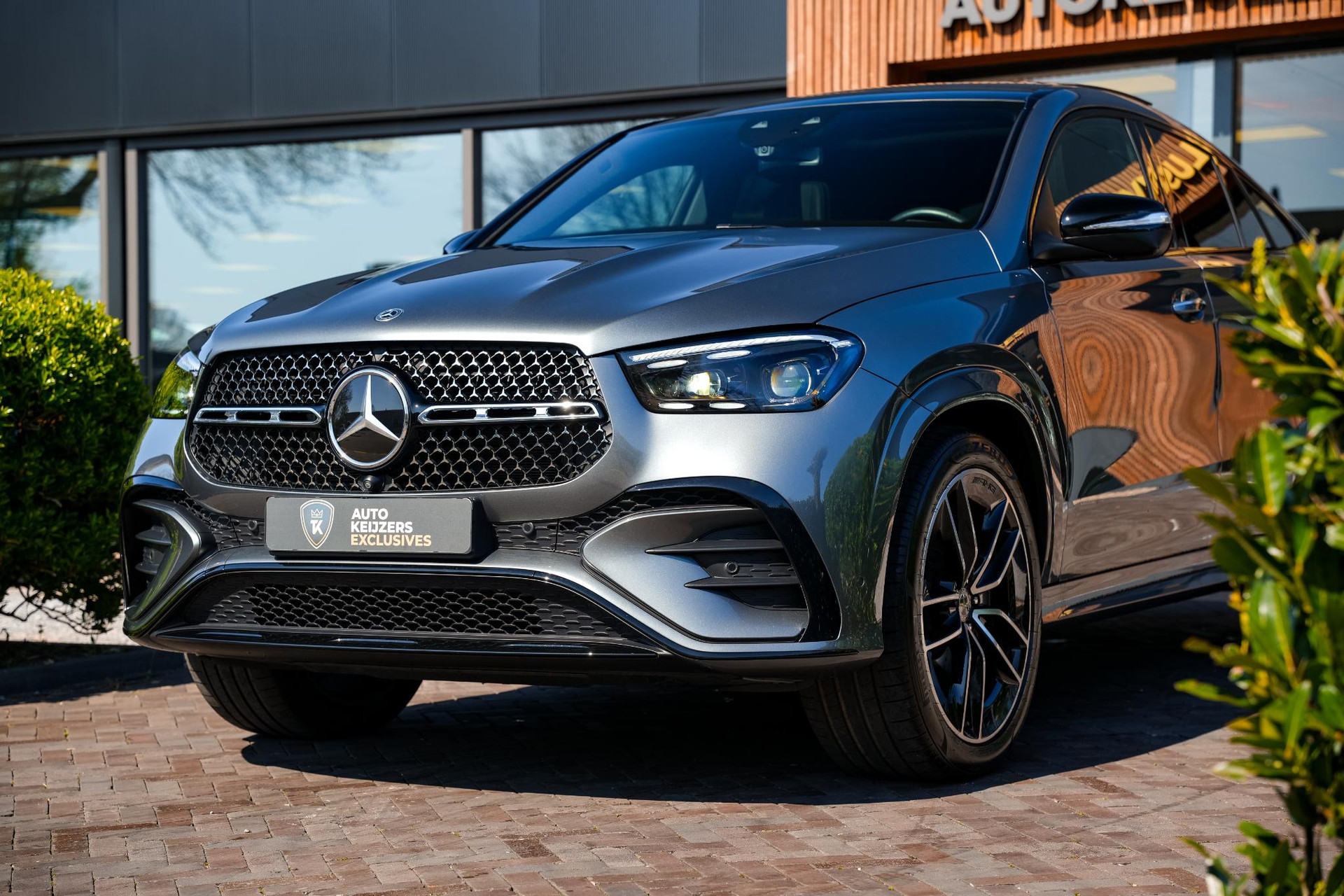 Mercedes-Benz GLE Coupé 400 e 4MATIC AMG Line Premium 2024 SELENITE GRAY 13