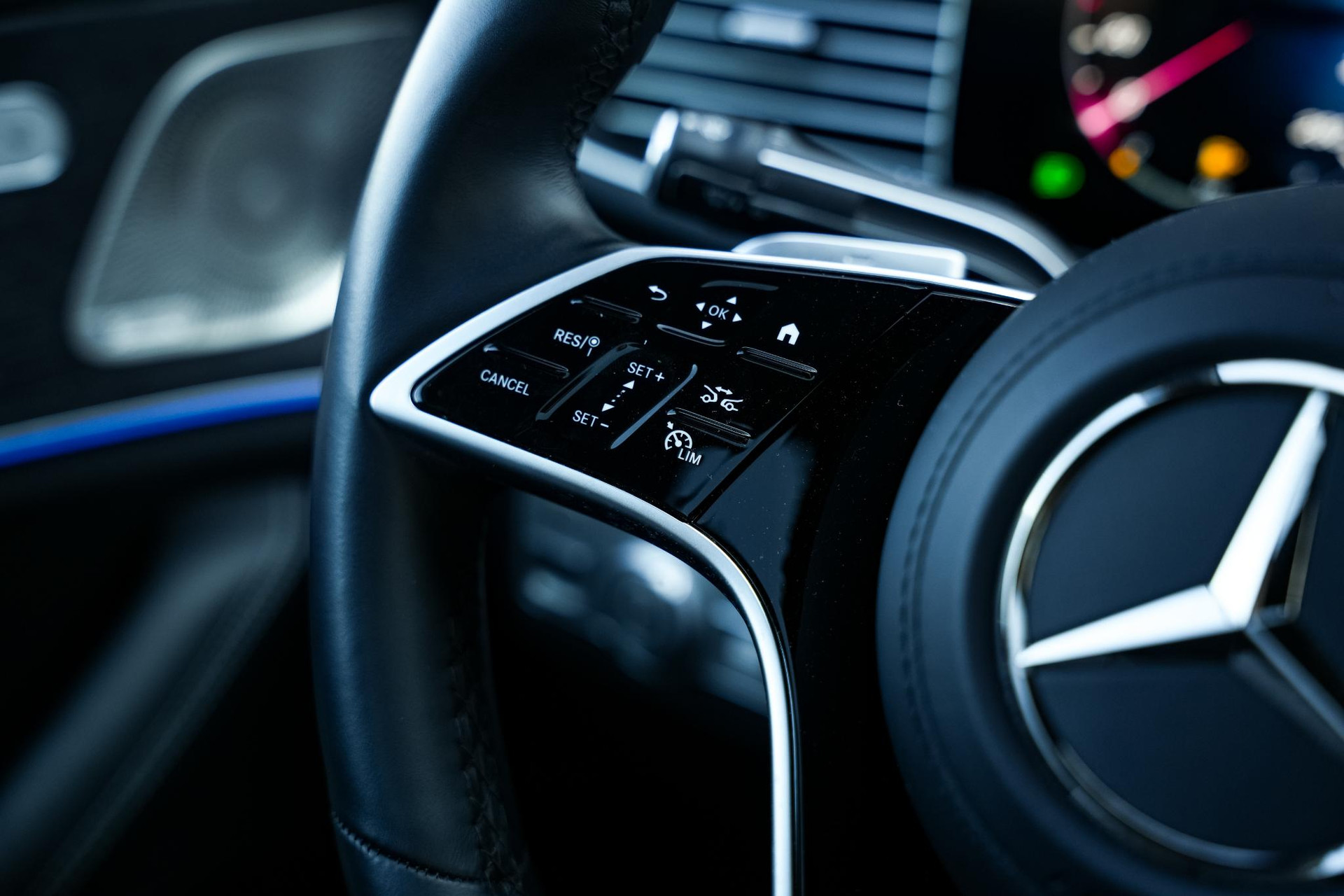 Mercedes-Benz GLE Coupé 400 e 4MATIC AMG Line Premium 2024 SELENITE GRAY 20