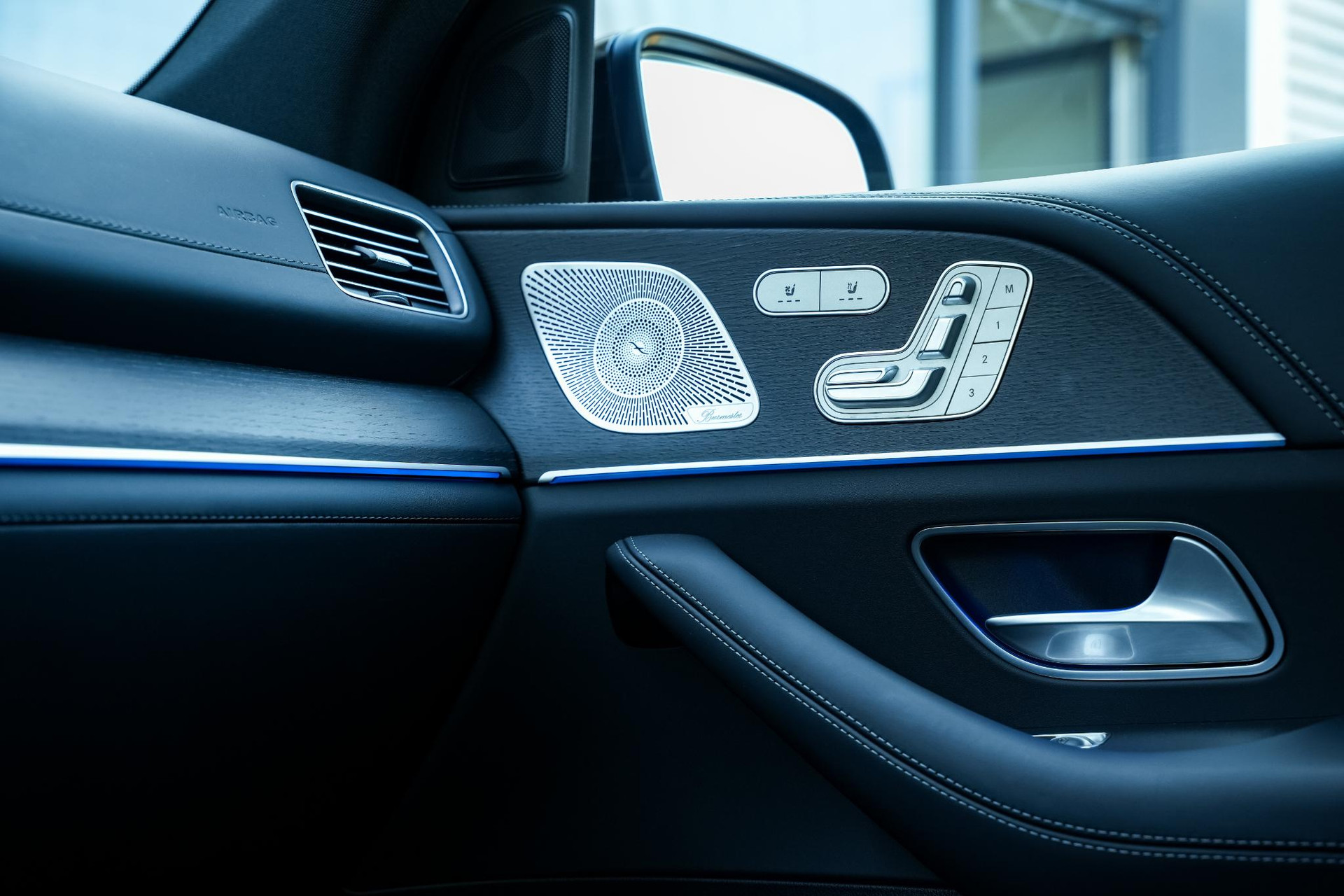 Mercedes-Benz GLE Coupé 400 e 4MATIC AMG Line Premium 2024 SELENITE GRAY 25