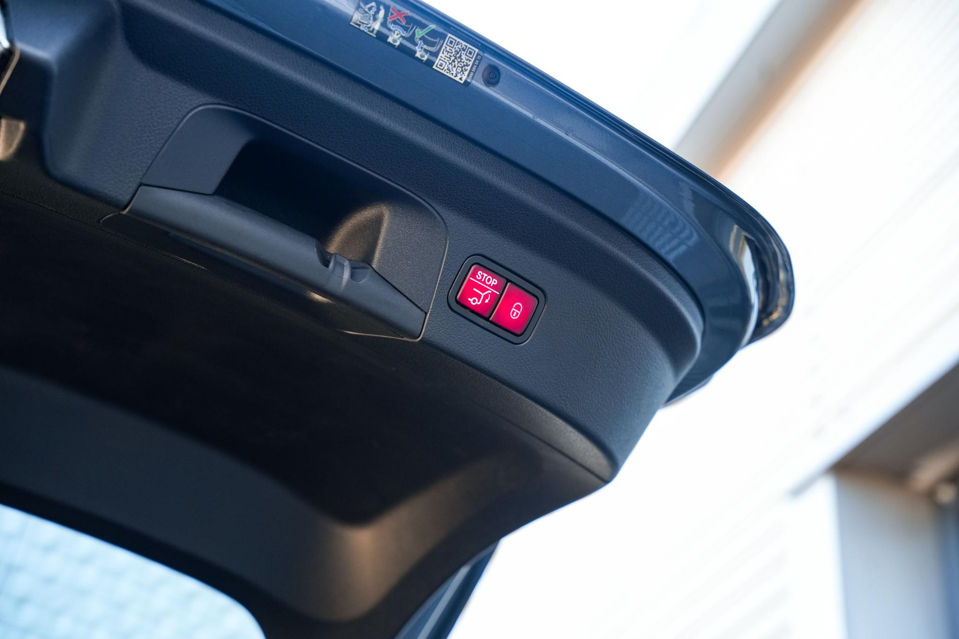 Mercedes-Benz GLE Coupé 400 e 4MATIC AMG Line Premium 2024 SELENITE GRAY 30