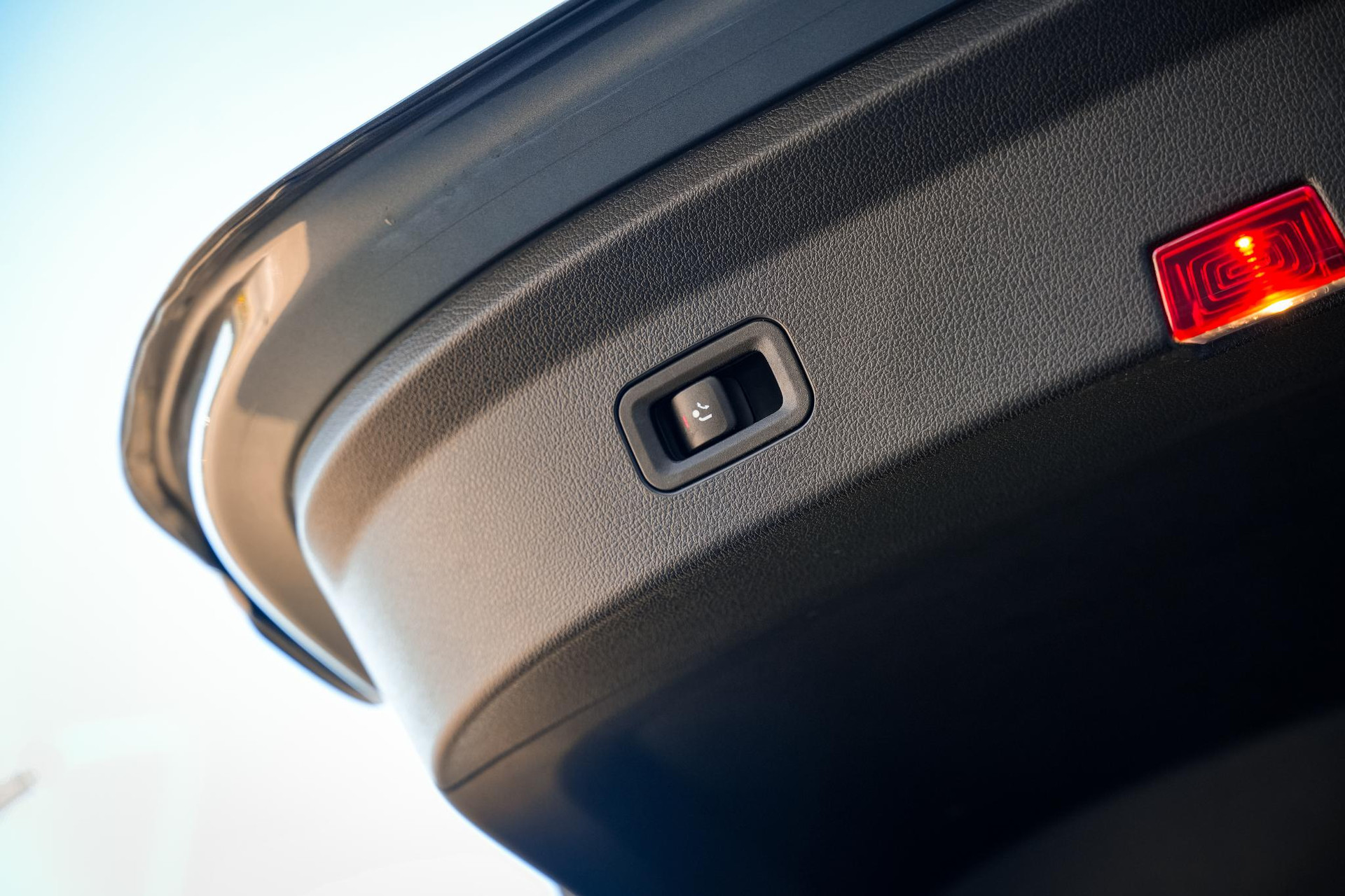 Mercedes-Benz GLE Coupé 400 e 4MATIC AMG Line Premium 2024 SELENITE GRAY 31