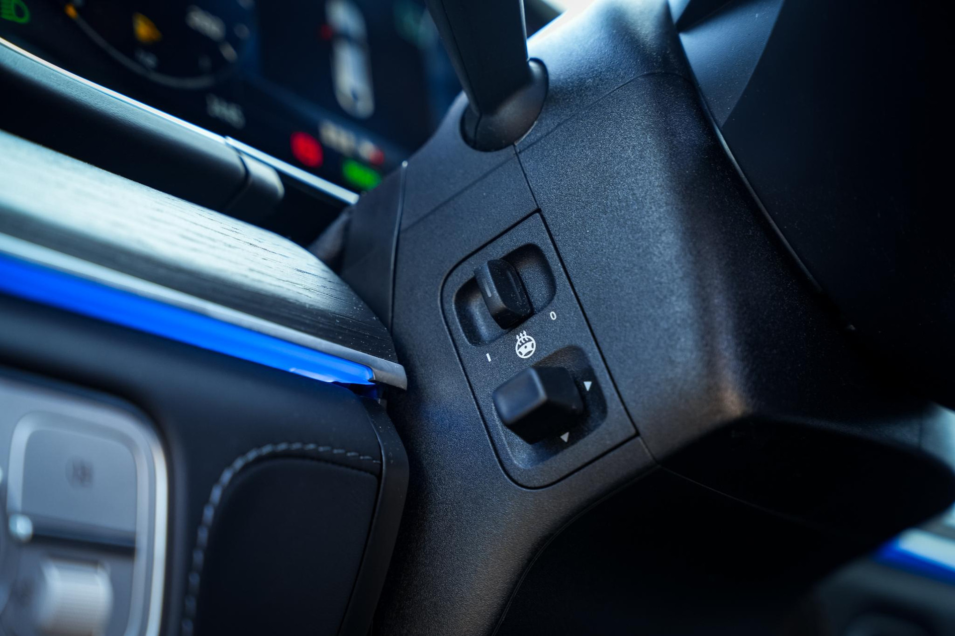 Mercedes-Benz GLE Coupé 400 e 4MATIC AMG Line Premium 2024 SELENITE GRAY 32