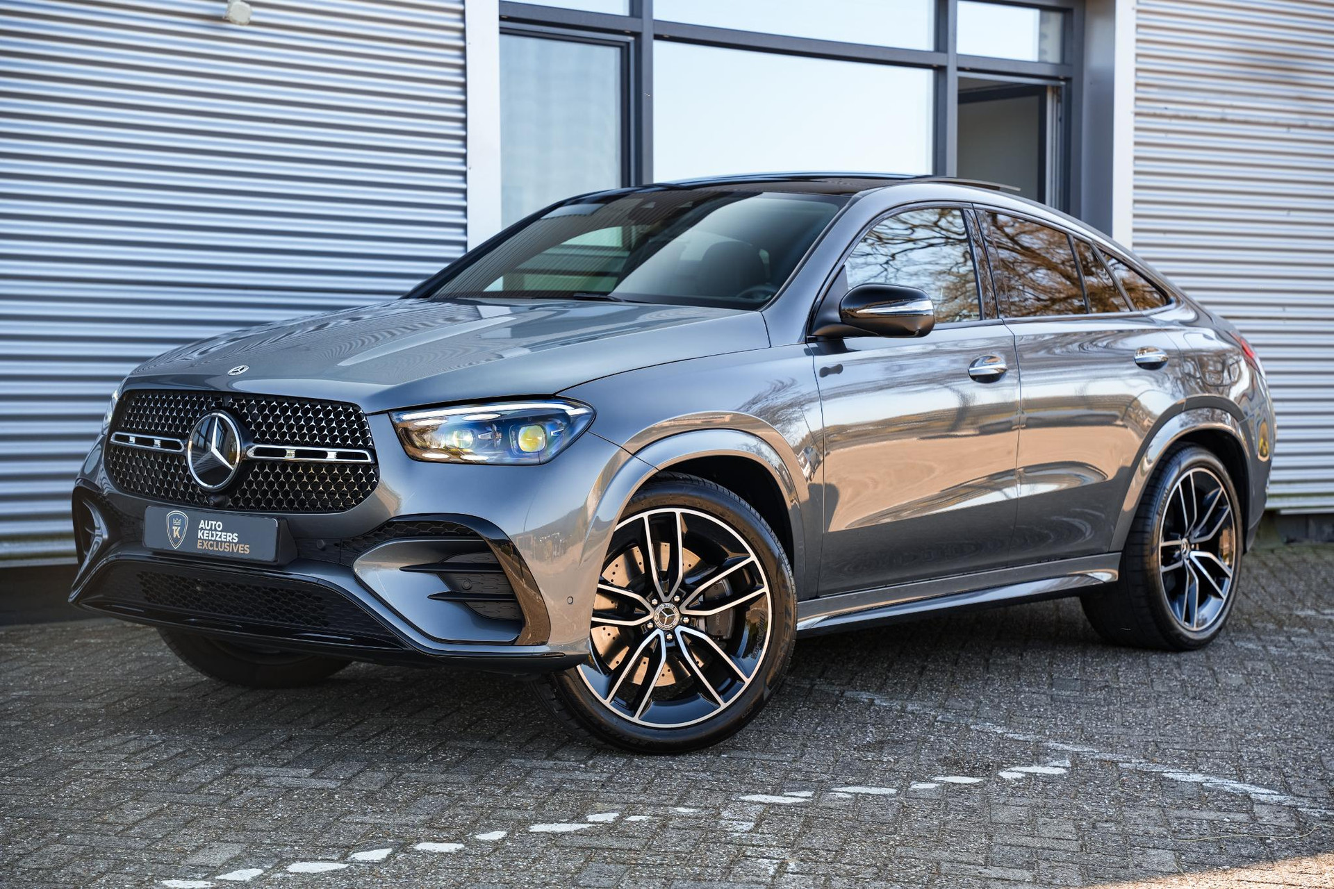Mercedes-Benz GLE Coupé 400 e 4MATIC AMG Line Premium 2024 SELENITE GRAY 33