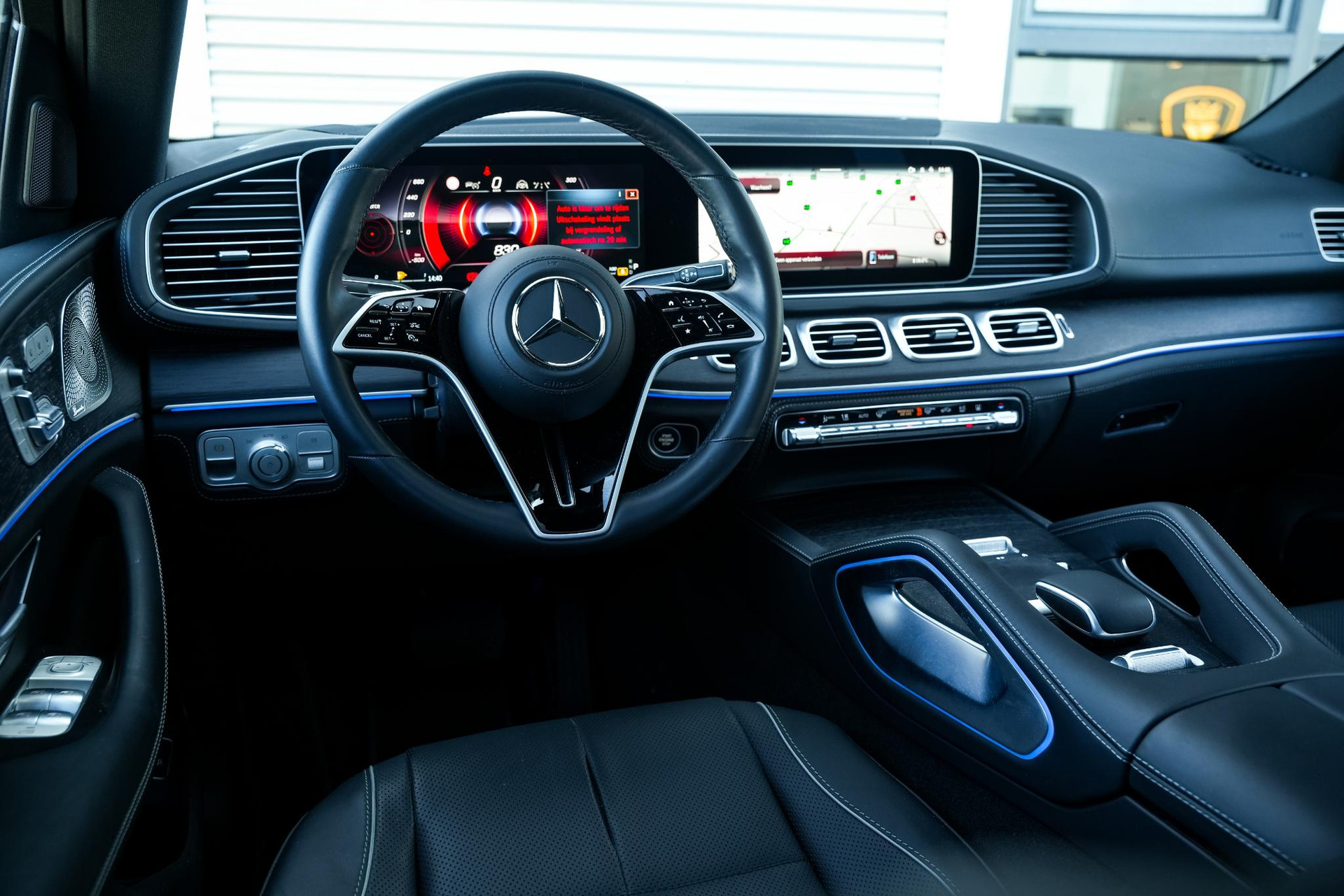 Mercedes-Benz GLE Coupé 400 e 4MATIC AMG Line Premium 2024 SELENITE GRAY 4