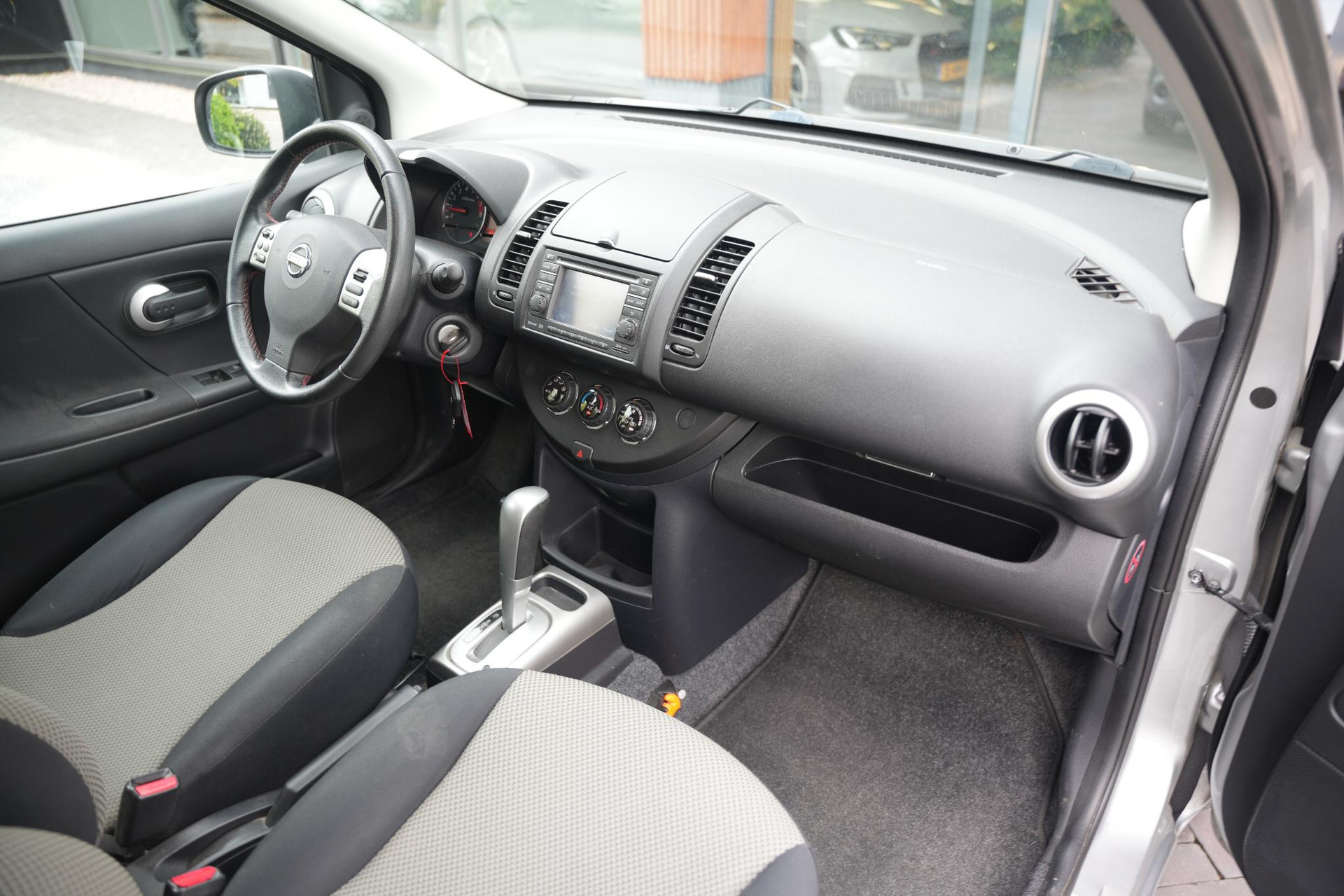 Nissan Note 1.6 Connect Edition 2011  11