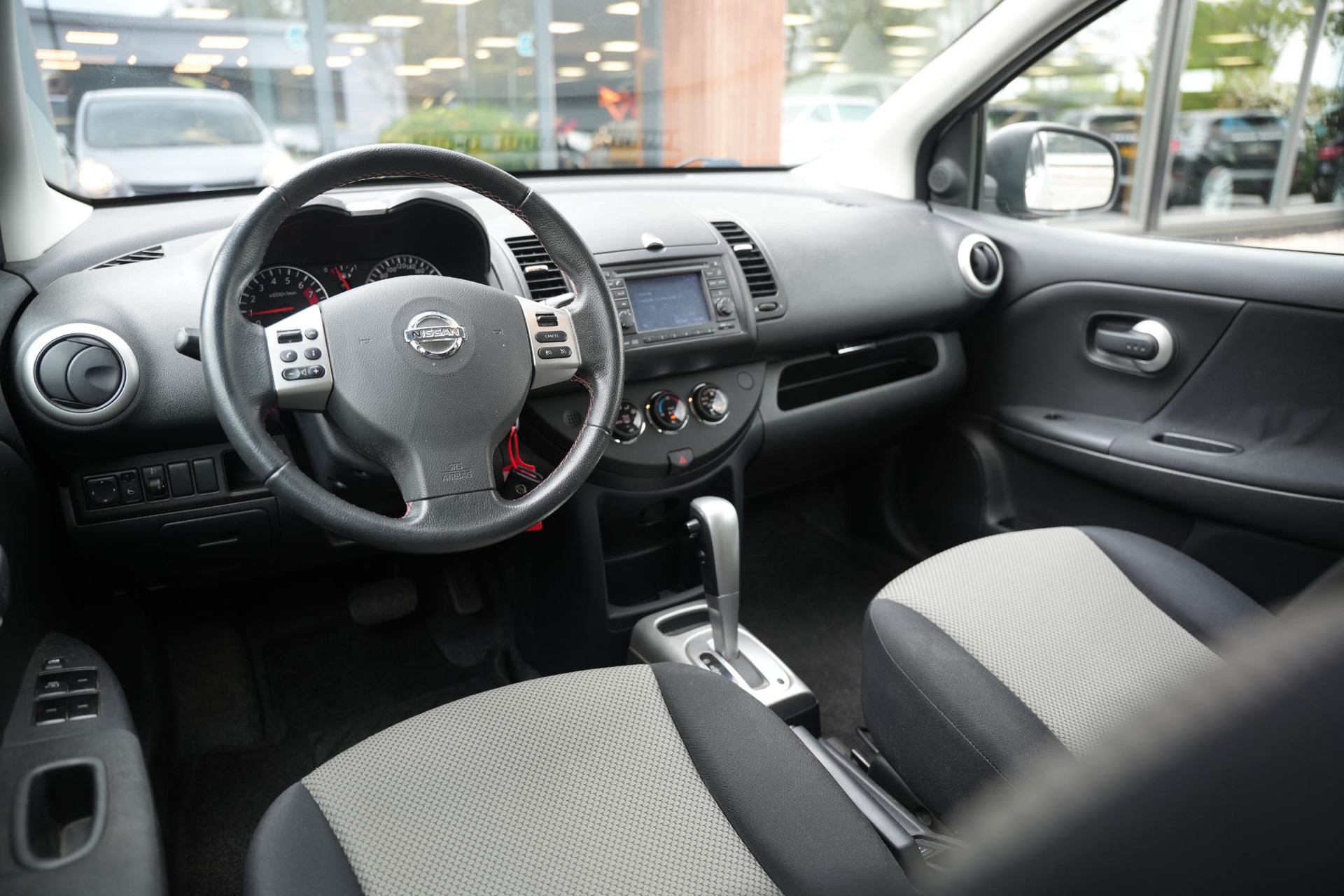 Nissan Note 1.6 Connect Edition 2011  2