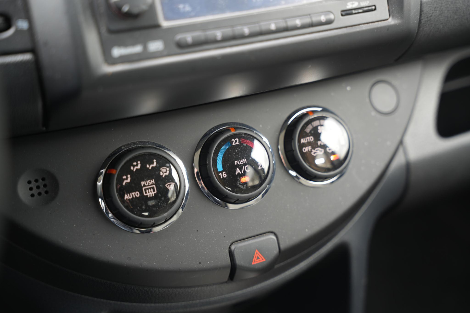 Nissan Note 1.6 Connect Edition 2011  28