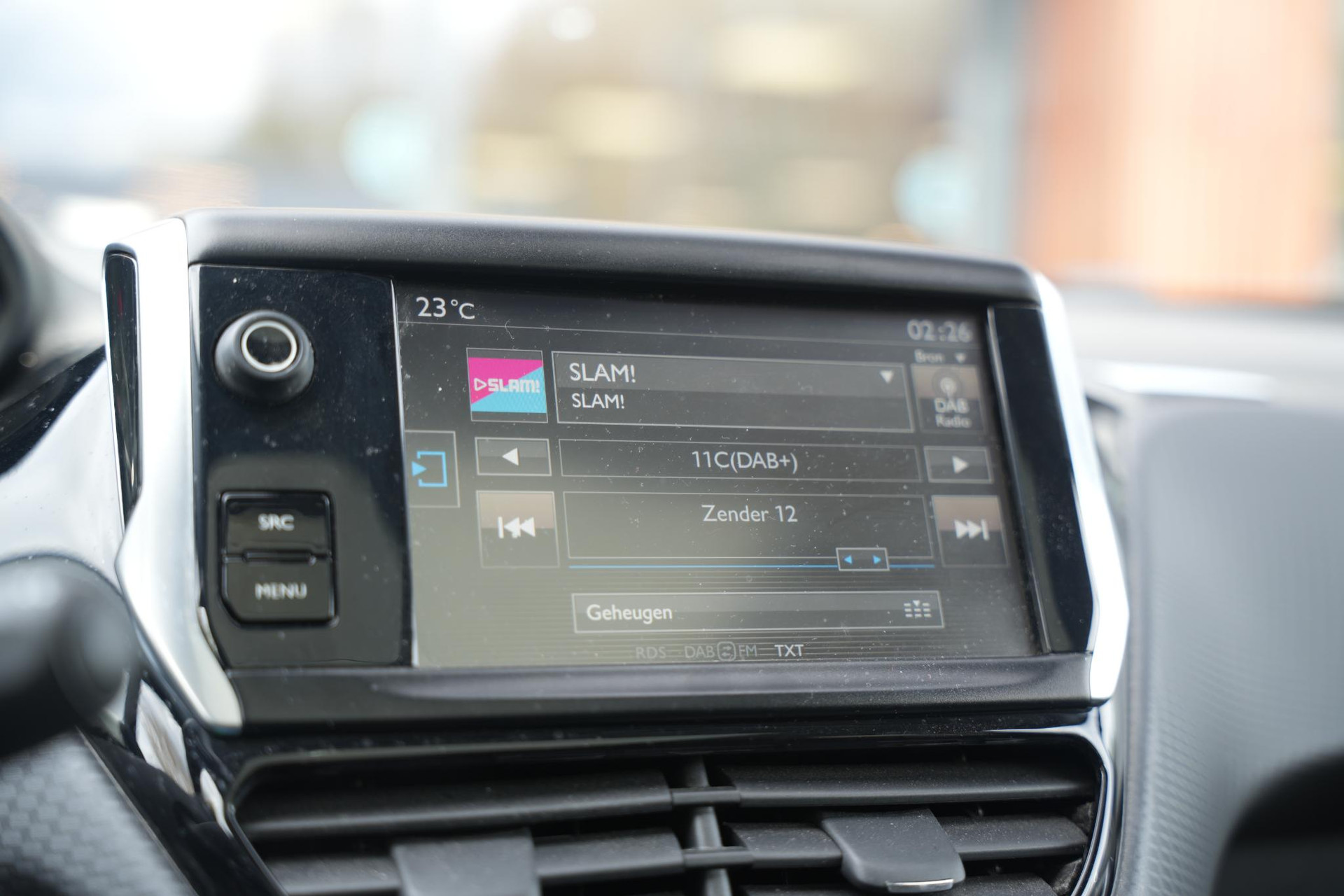 Peugeot 2008 1.2 PureTech Allure 2017 Vernismetaallak gris artense 22