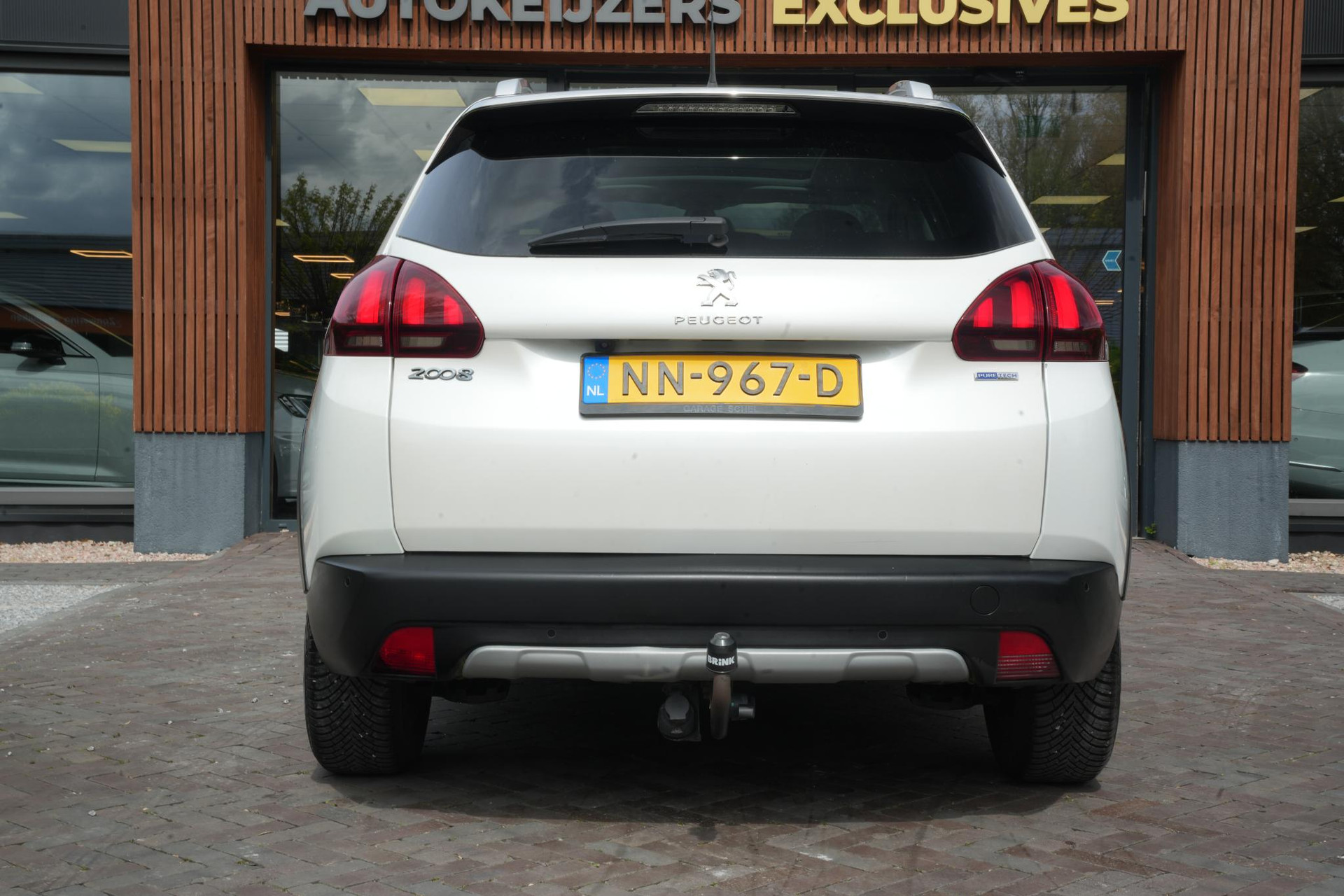 Peugeot 2008 1.2 PureTech Allure 2017 Vernismetaallak gris artense 9