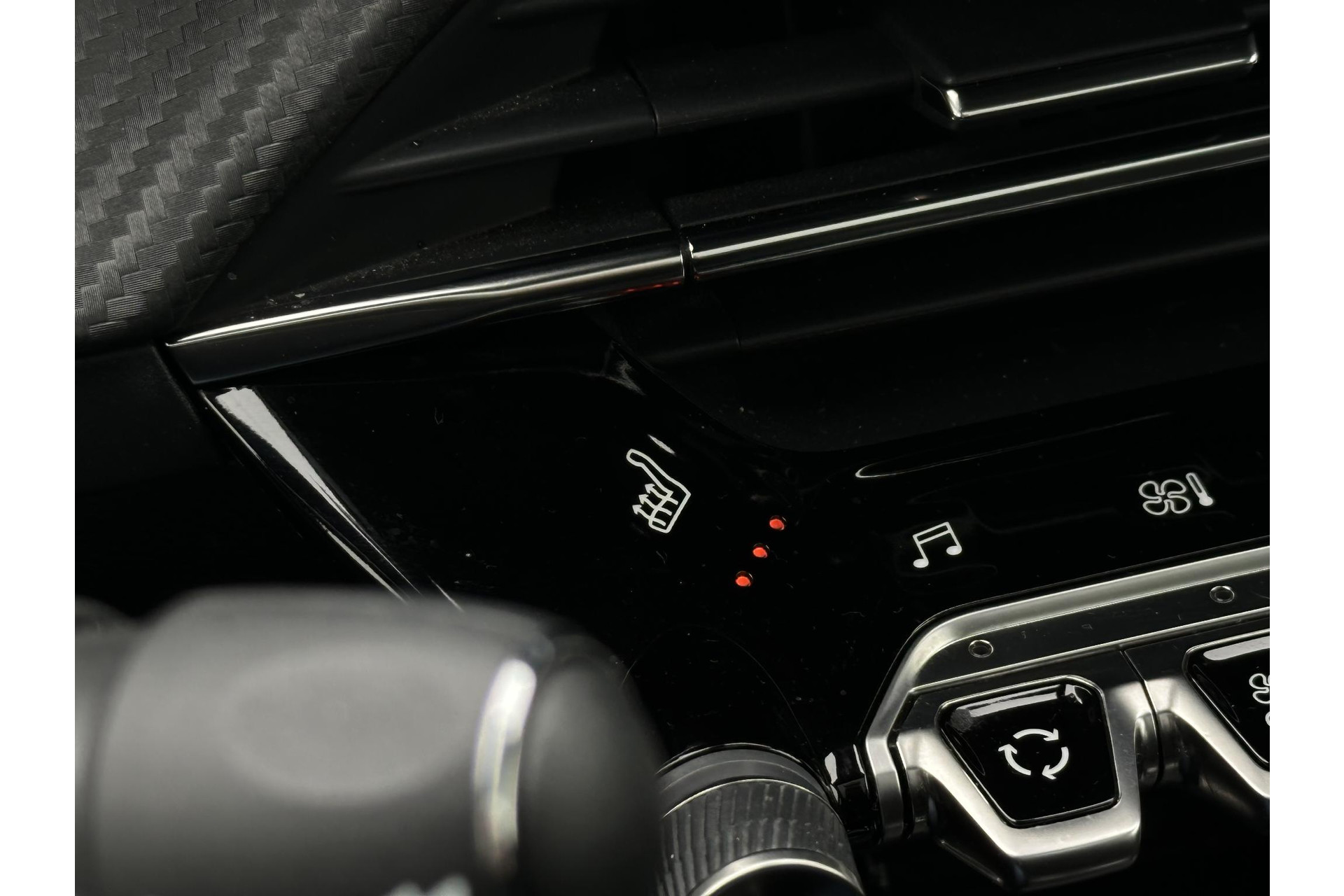 Peugeot e-208 EV GT Pack 50 kWh 2021 BLACK PEARL PAINT (KTV) 17