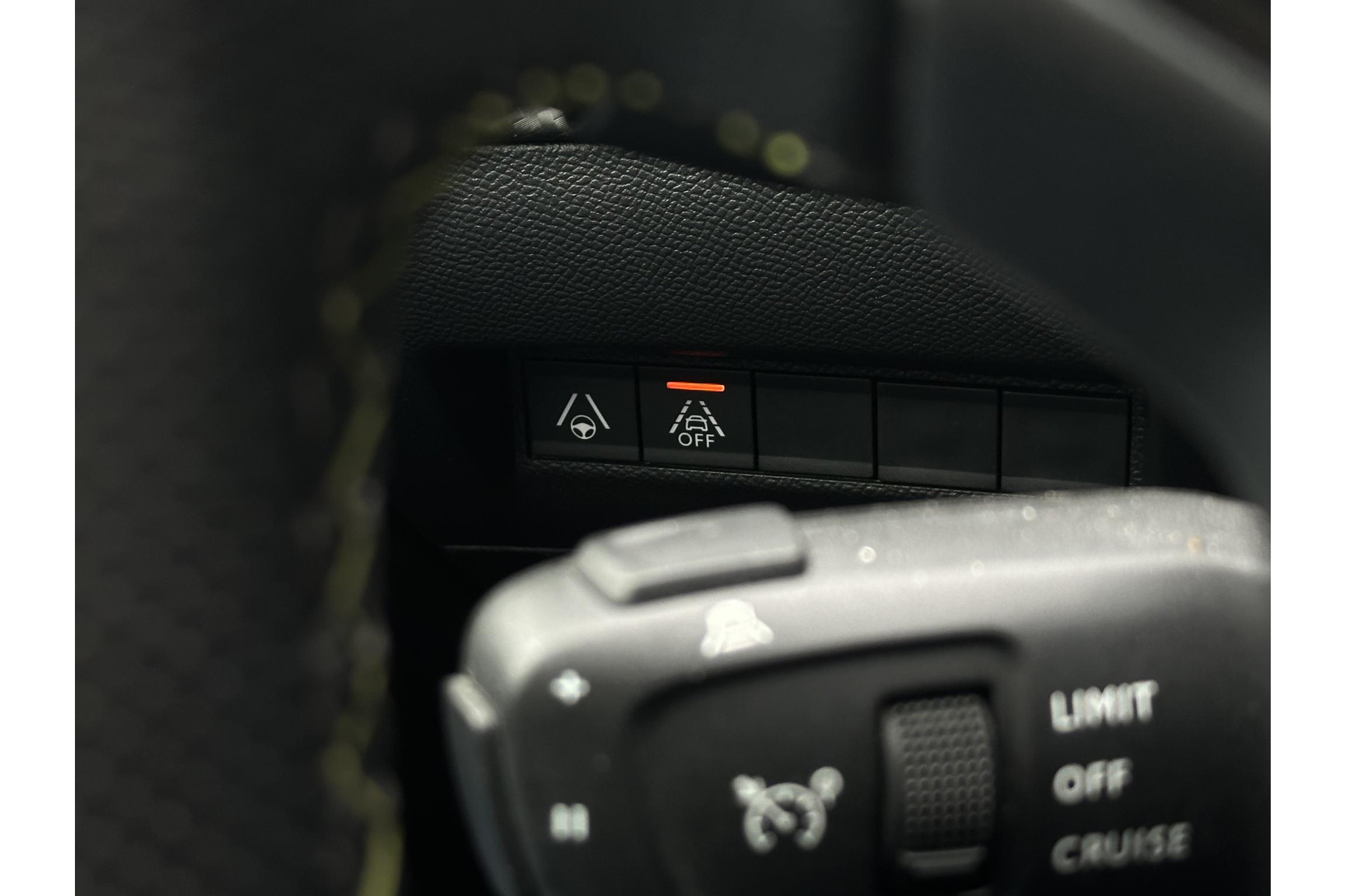 Peugeot e-208 EV GT Pack 50 kWh 2021 BLACK PEARL PAINT (KTV) 18