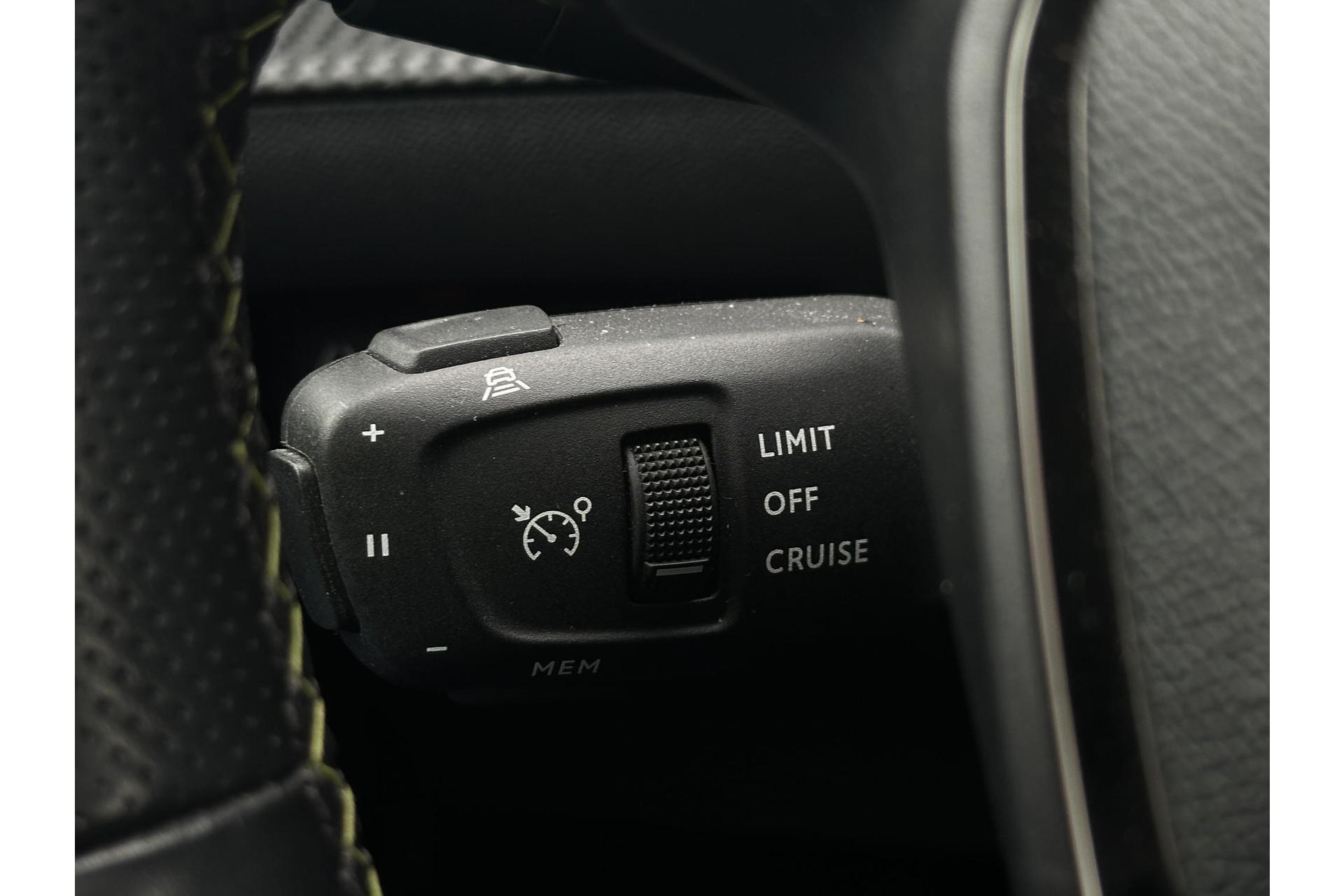 Peugeot e-208 EV GT Pack 50 kWh 2021 BLACK PEARL PAINT (KTV) 24