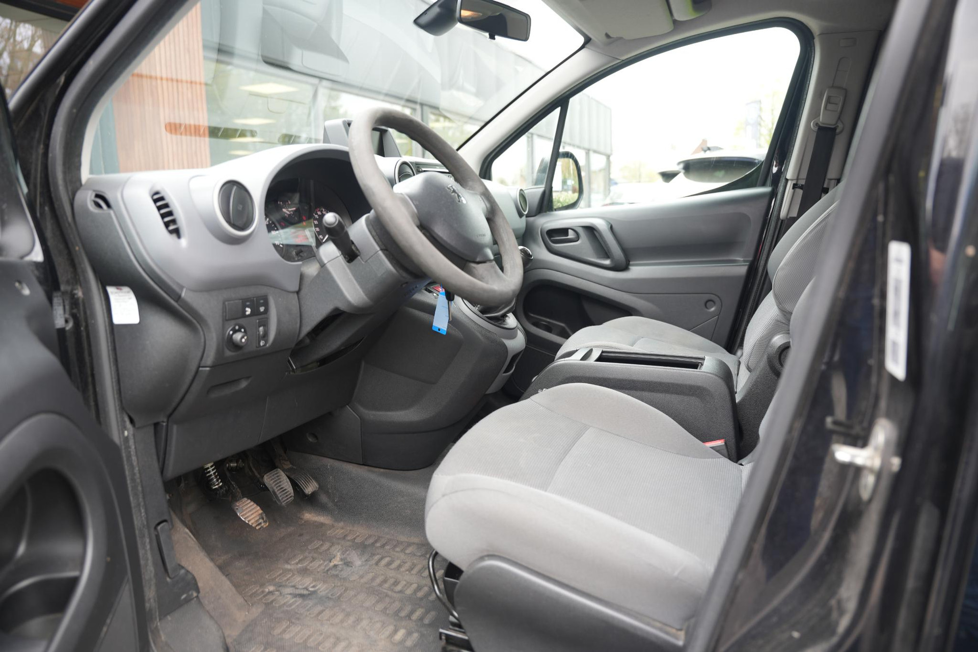 Peugeot Partner 120 1.6 e-HDI L1 XT Profit + 2012 ONYX BLACK PAINT (EXY) 2