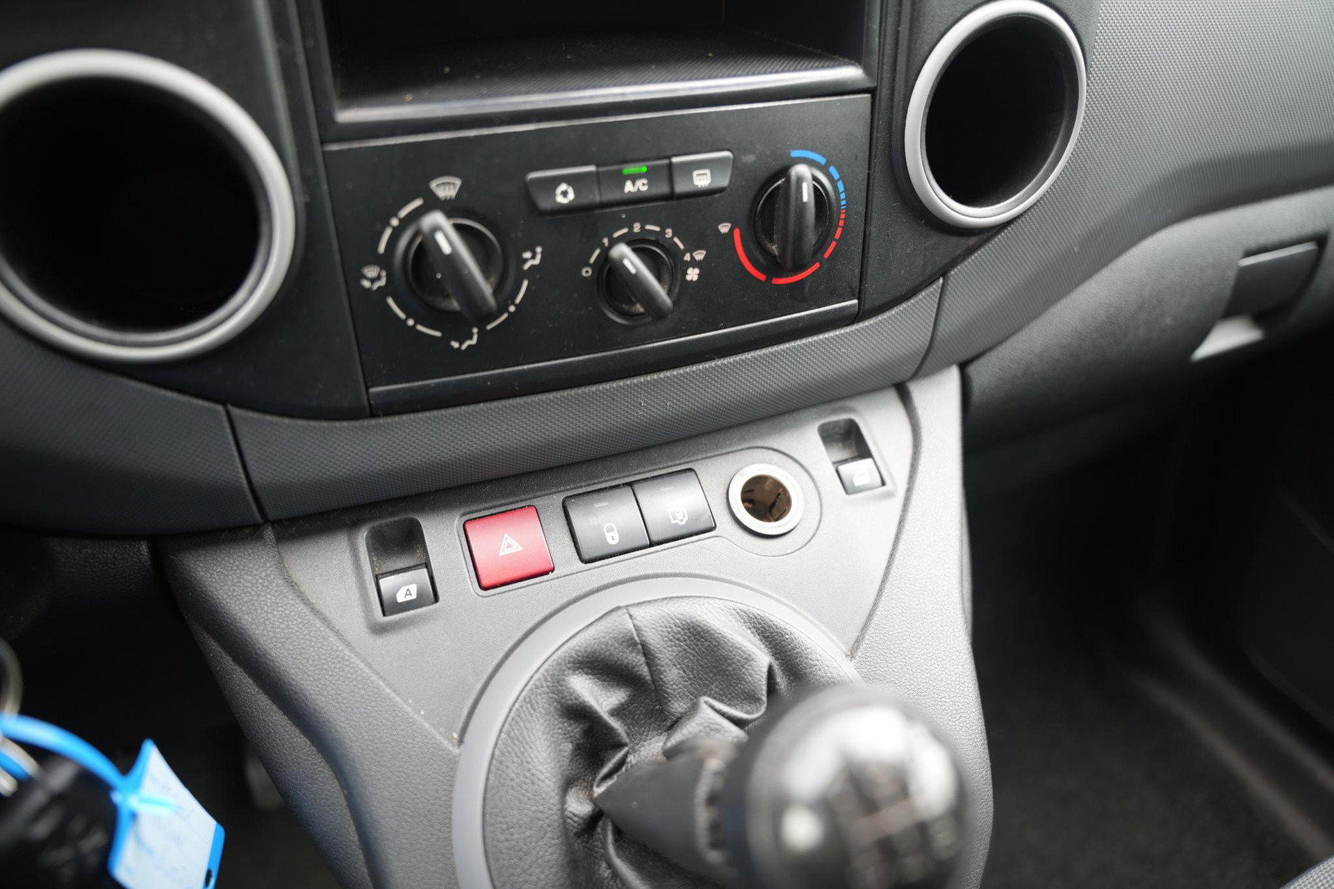 Peugeot Partner 120 1.6 e-HDI L1 XT Profit + 2012 ONYX BLACK PAINT (EXY) 22