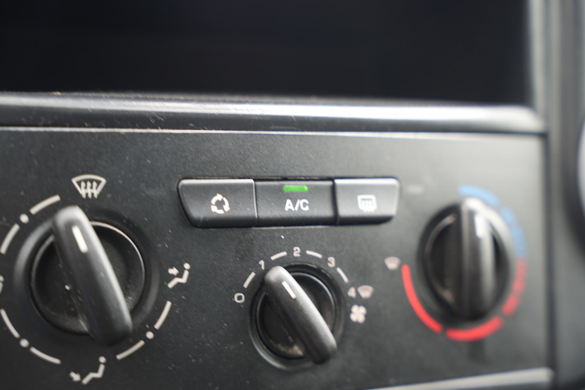 Peugeot Partner 120 1.6 e-HDI L1 XT Profit + 2012 ONYX BLACK PAINT (EXY) 23