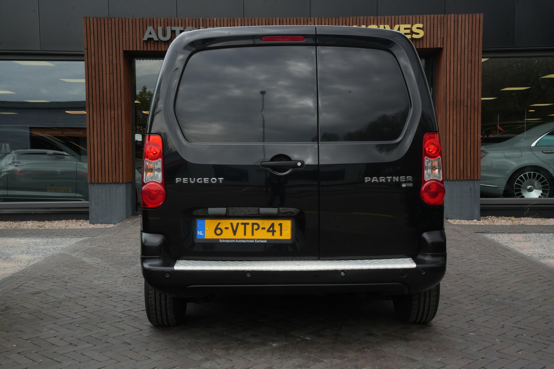 Peugeot Partner 120 1.6 e-HDI L1 XT Profit + 2012 ONYX BLACK PAINT (EXY) 9