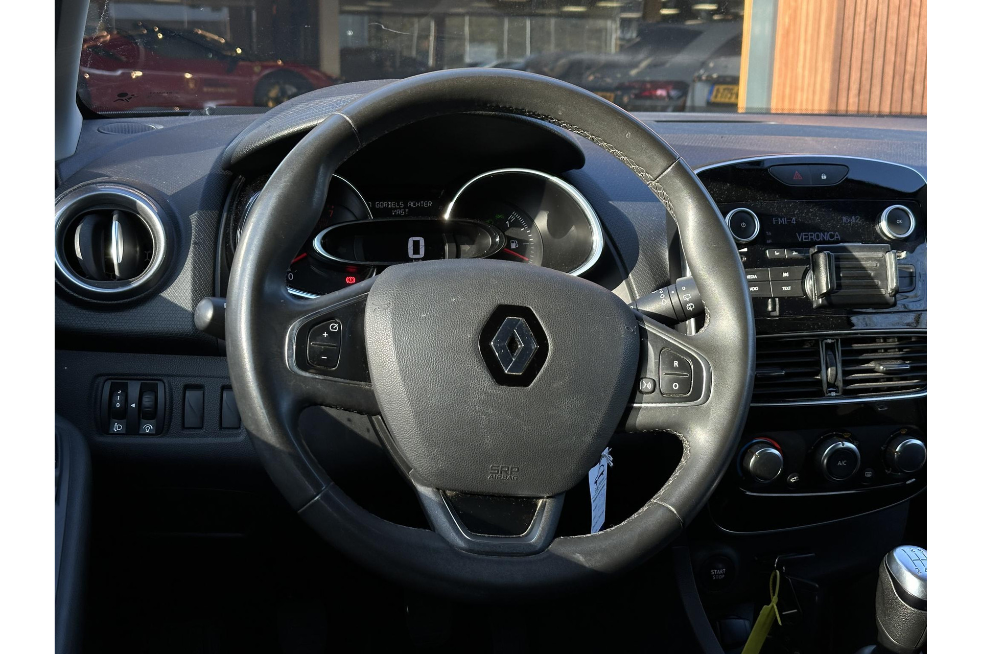 Renault Clio Estate 1.2 16V 2017 GREY TITANIUM (TEKPN) 10