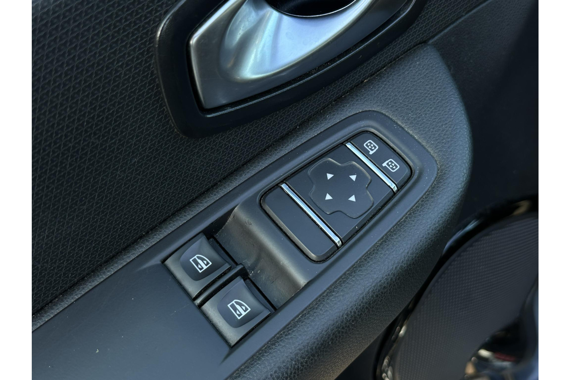 Renault Clio Estate 1.2 16V 2017 GREY TITANIUM (TEKPN) 12