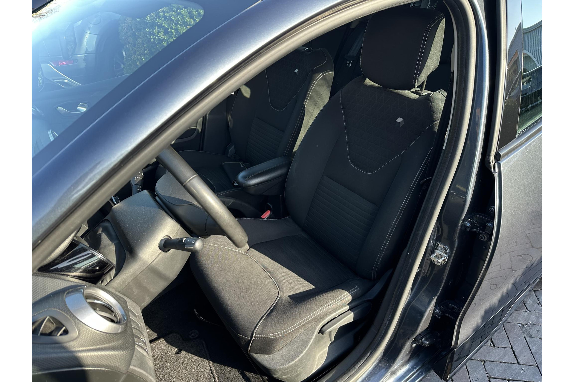 Renault Clio Estate 1.2 16V 2017 GREY TITANIUM (TEKPN) 15