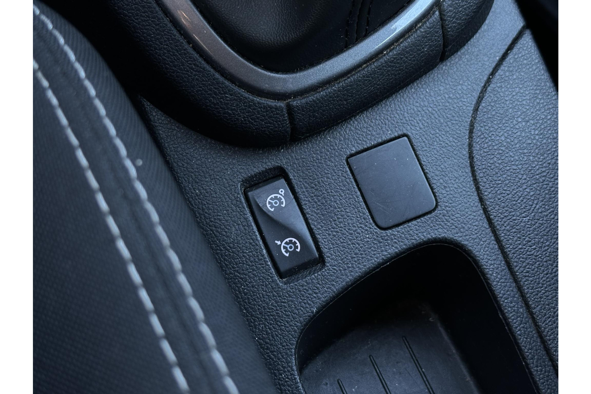 Renault Clio Estate 1.2 16V 2017 GREY TITANIUM (TEKPN) 24