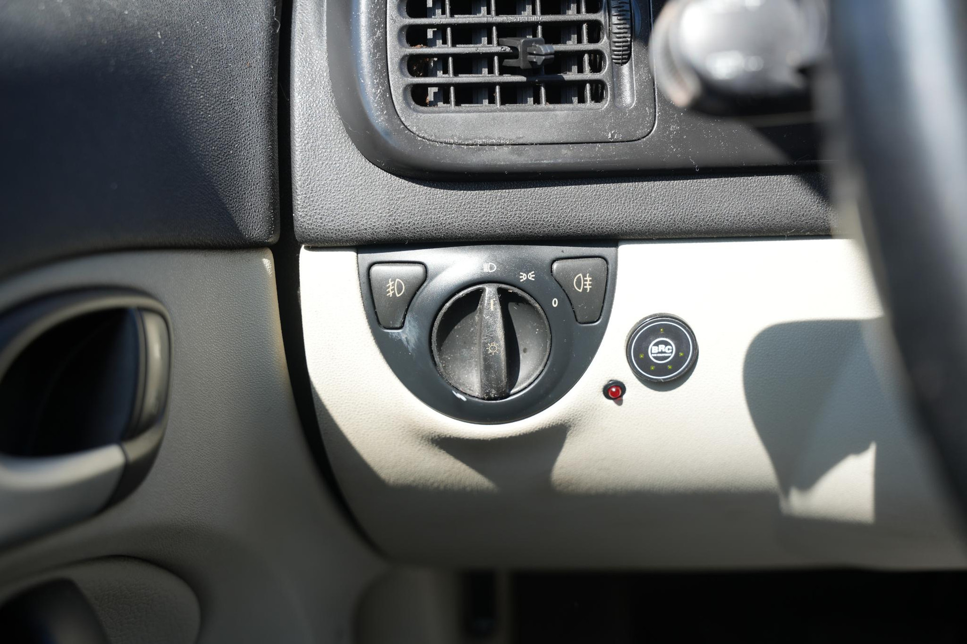 Saab 9-3 Sport Sedan 1.8t Vector 2004 Black (170) 26