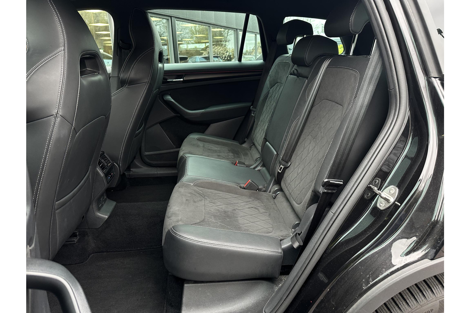 Škoda Kodiaq 1.5 TSI Sportline Business 2023 Black magic 10