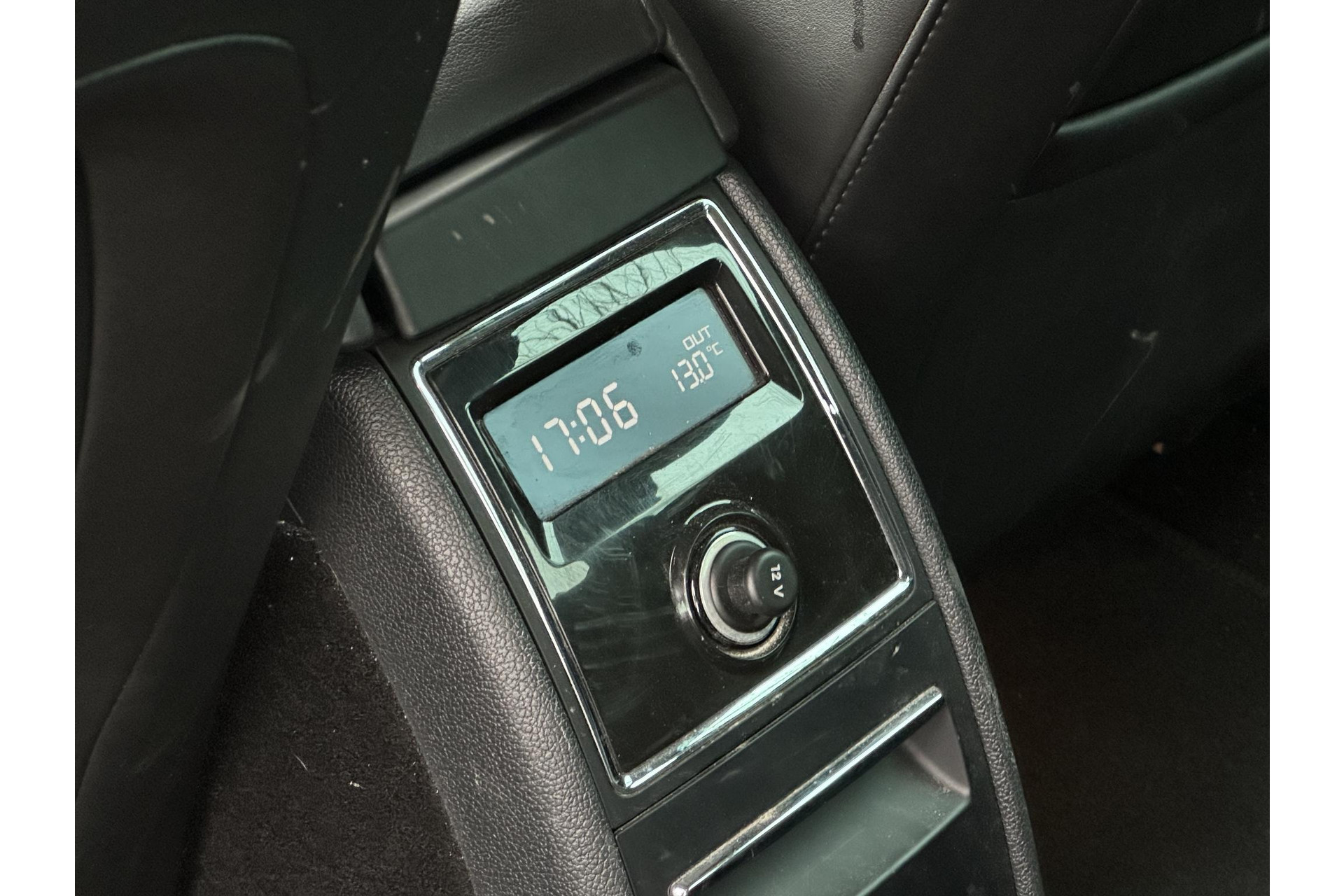 Škoda Superb Combi 1.6 TDI Sprint Pro 2014 Magnetic brown metallic 12