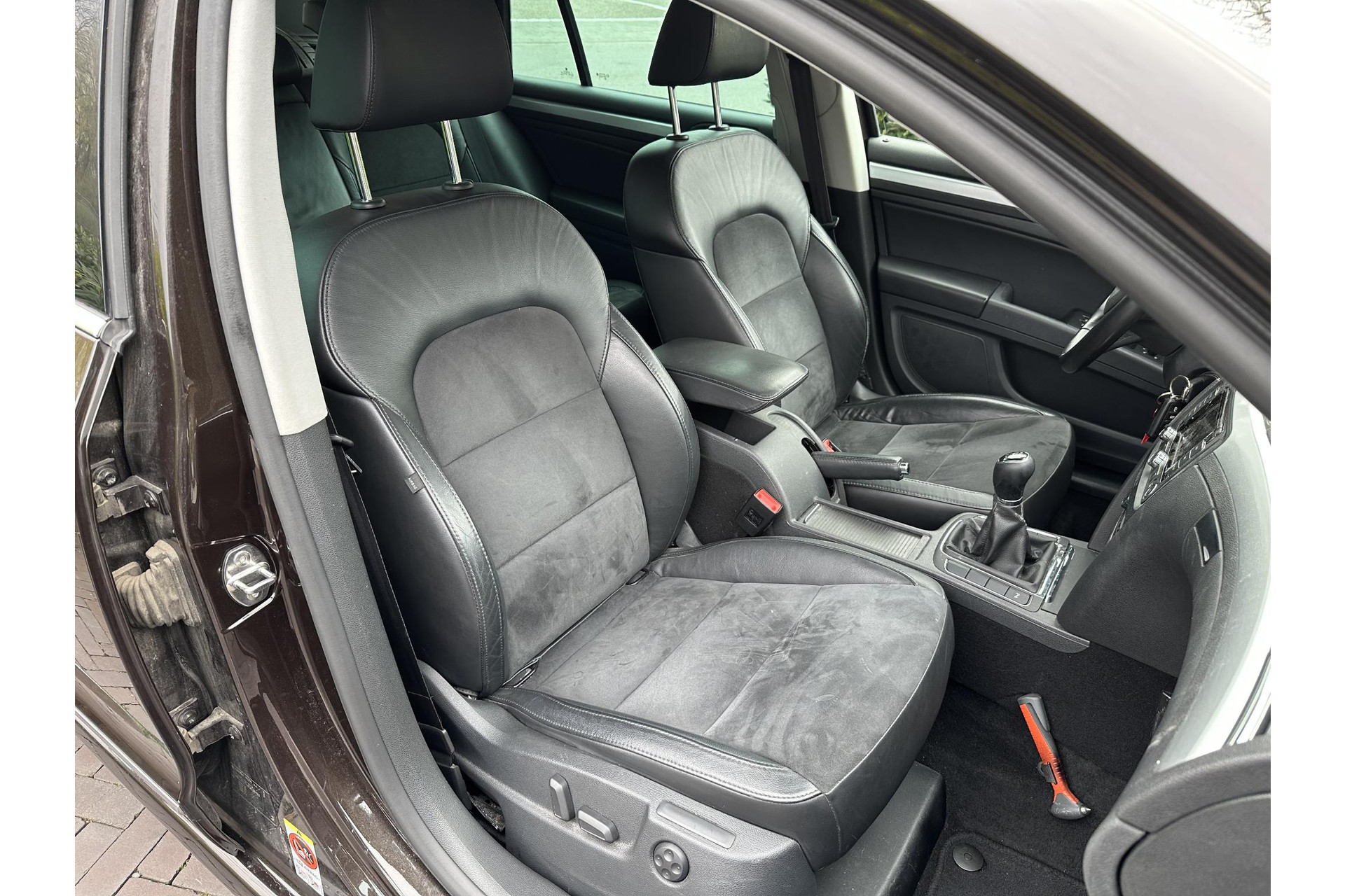 Škoda Superb Combi 1.6 TDI Sprint Pro 2014 Magnetic brown metallic 14