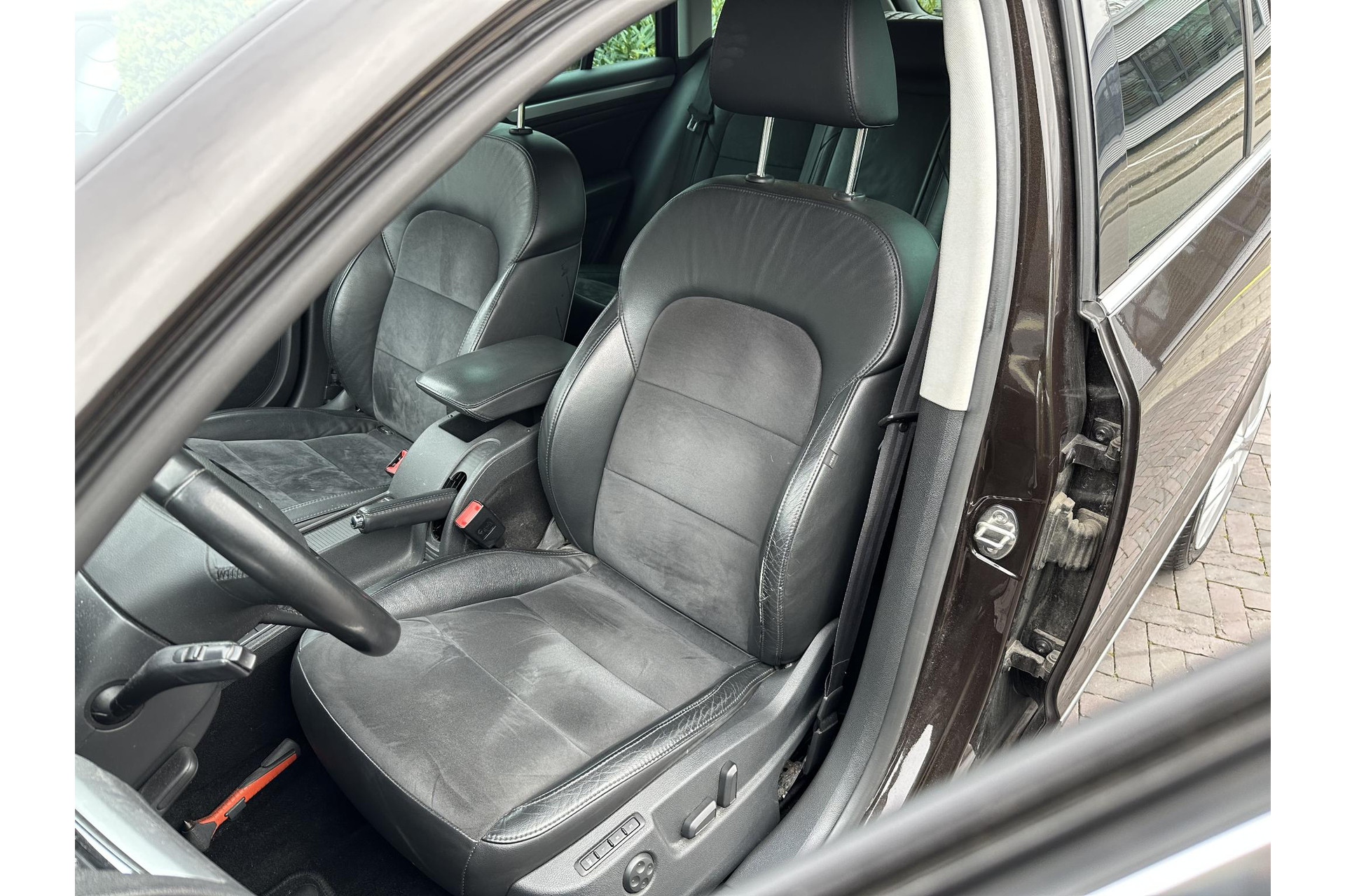 Škoda Superb Combi 1.6 TDI Sprint Pro 2014 Magnetic brown metallic 15