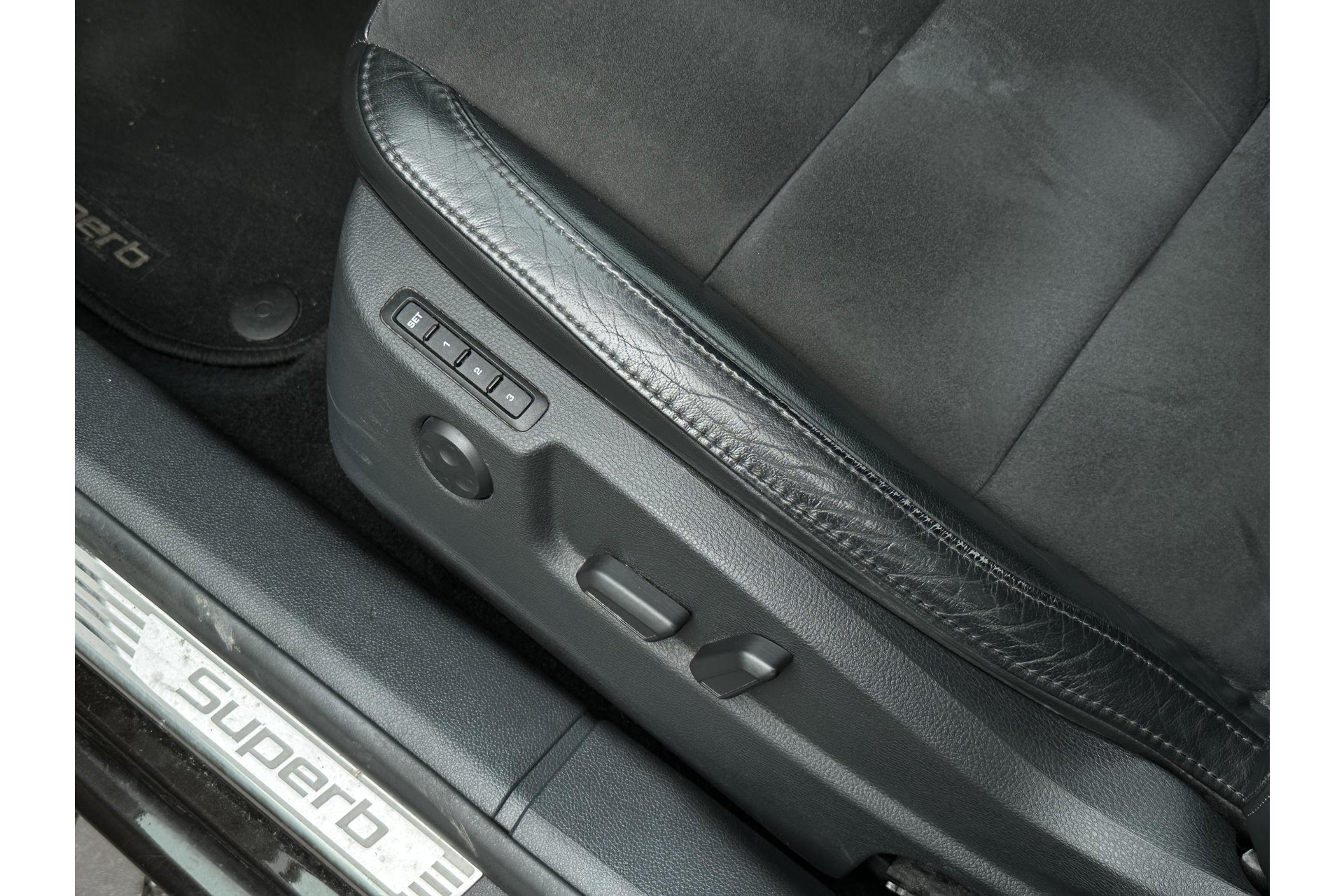 Škoda Superb Combi 1.6 TDI Sprint Pro 2014 Magnetic brown metallic 16