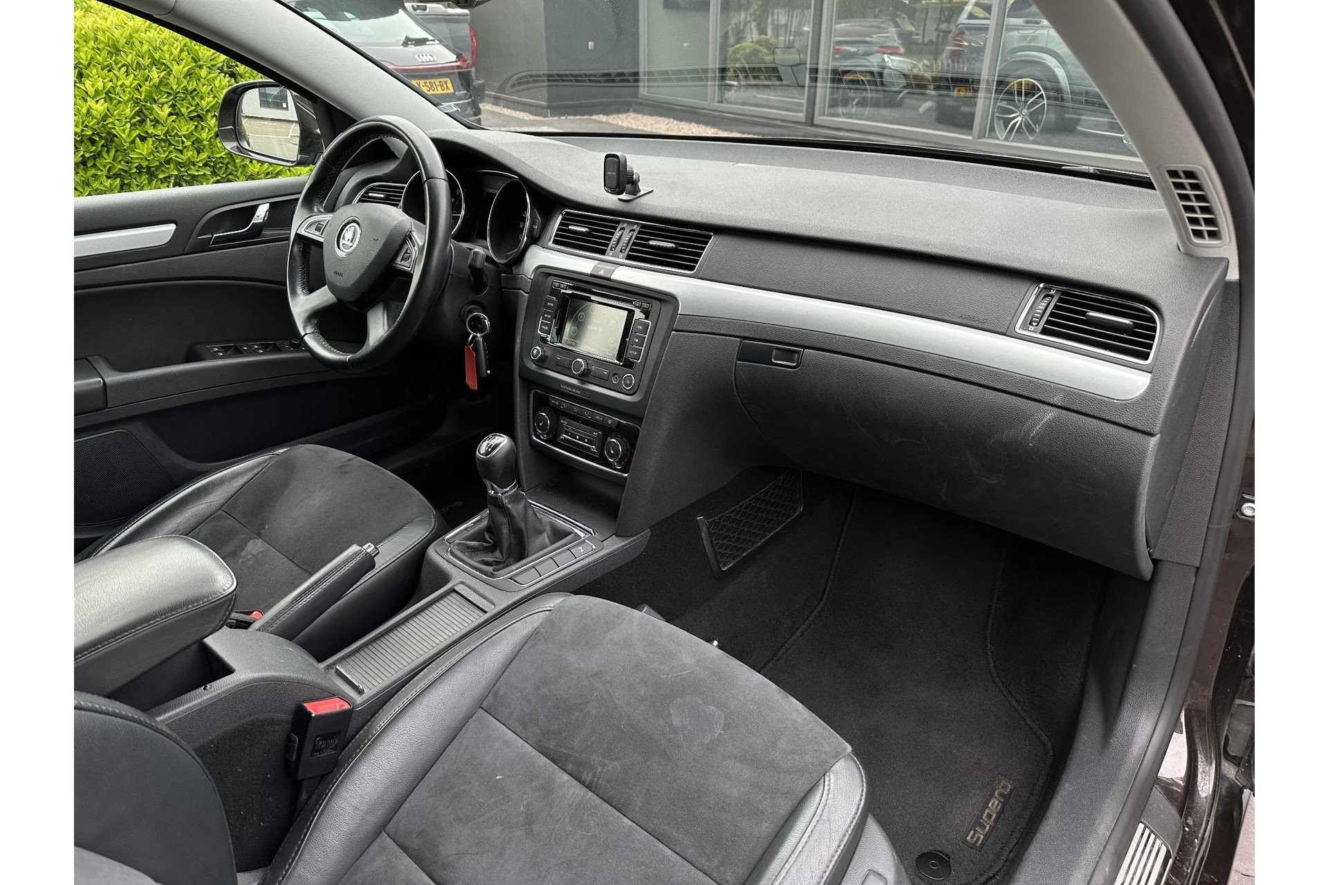 Škoda Superb Combi 1.6 TDI Sprint Pro 2014 Magnetic brown metallic 17