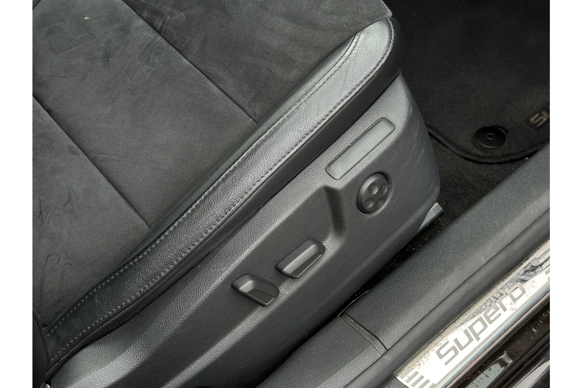 Škoda Superb Combi 1.6 TDI Sprint Pro 2014 Magnetic brown metallic 18